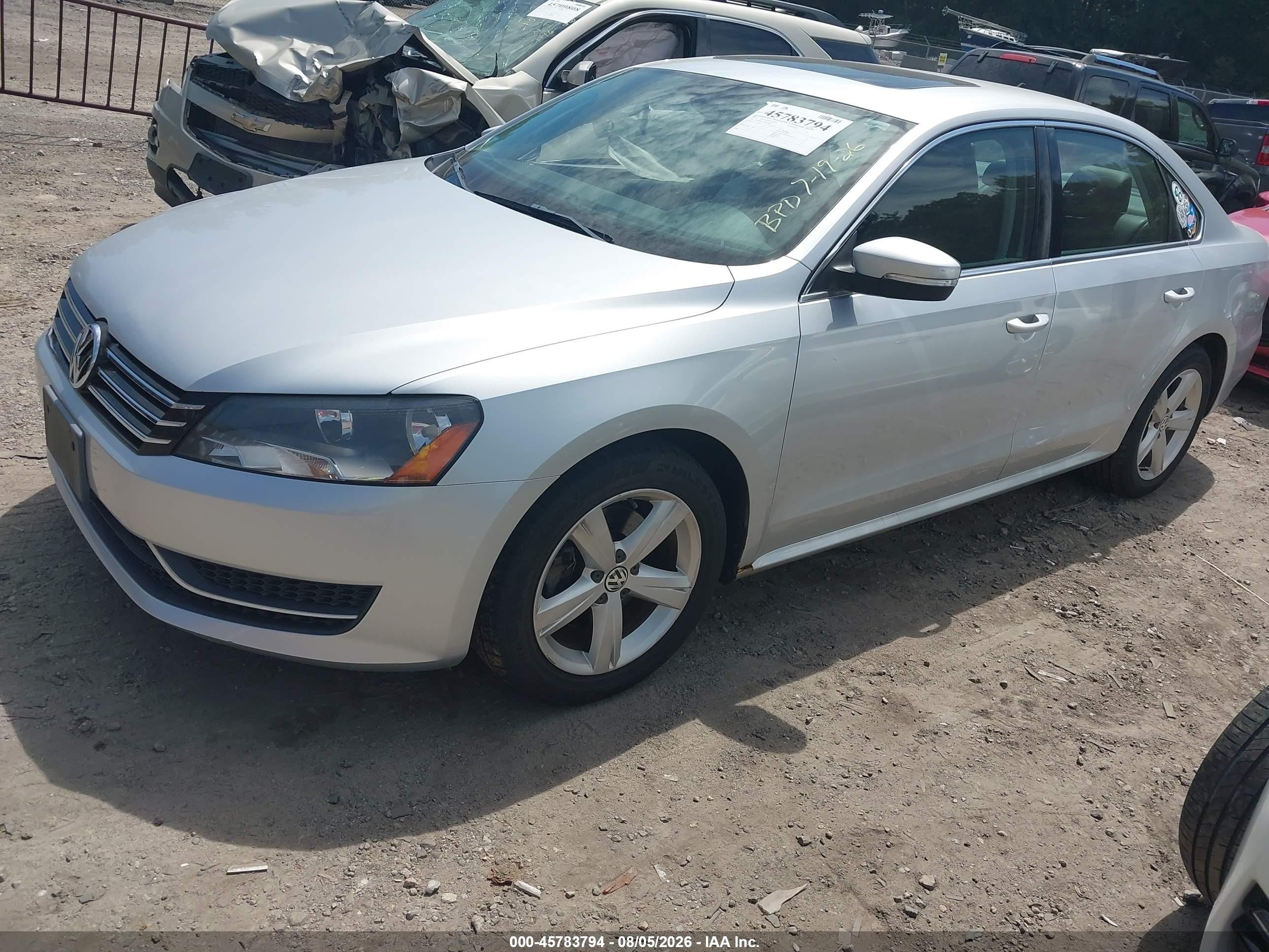 2013 Volkswagen Passat 2.5l Se Silver vin: 1VWBP7A31DC104083