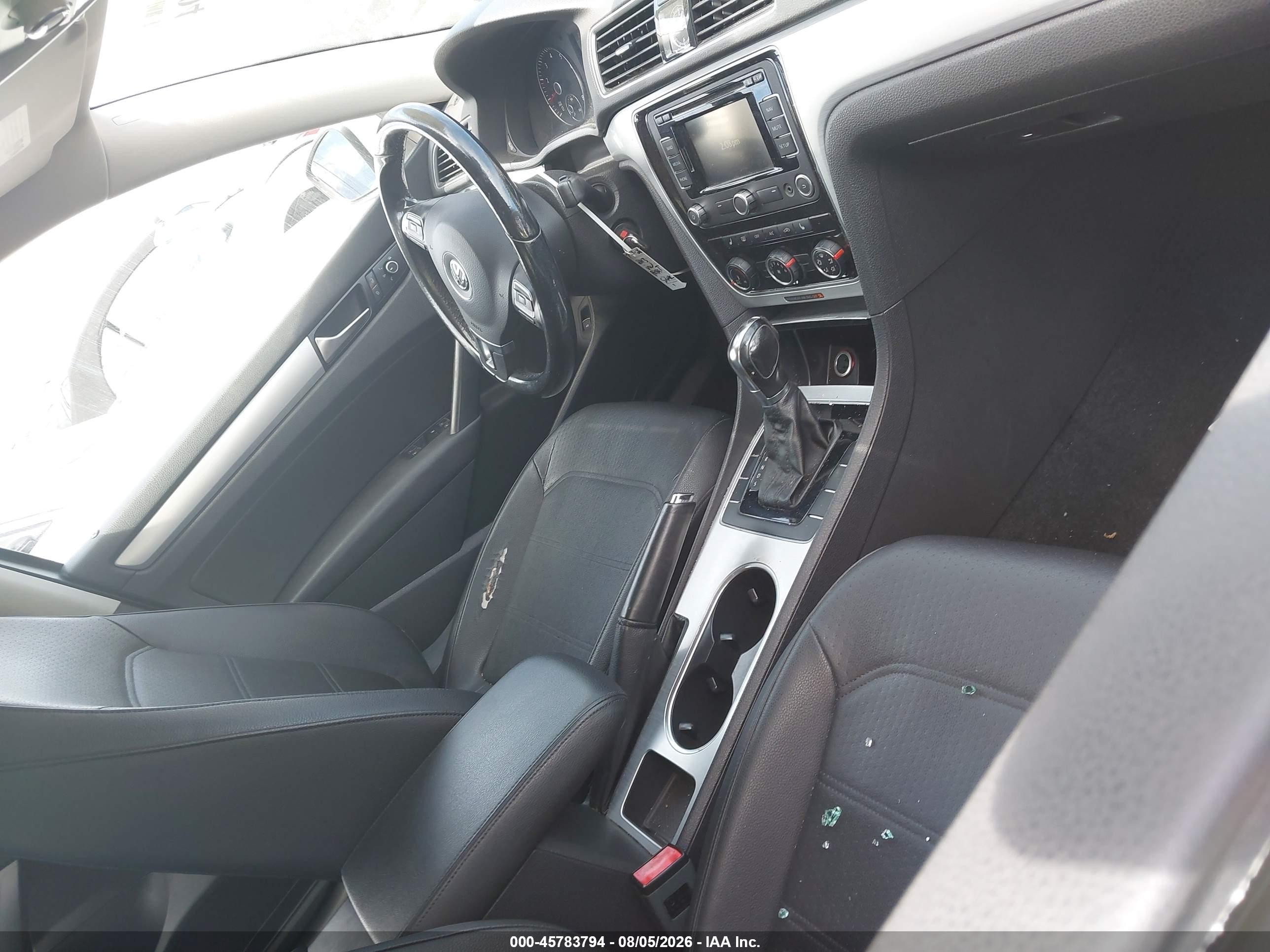 2013 Volkswagen Passat 2.5l Se Silver vin: 1VWBP7A31DC104083