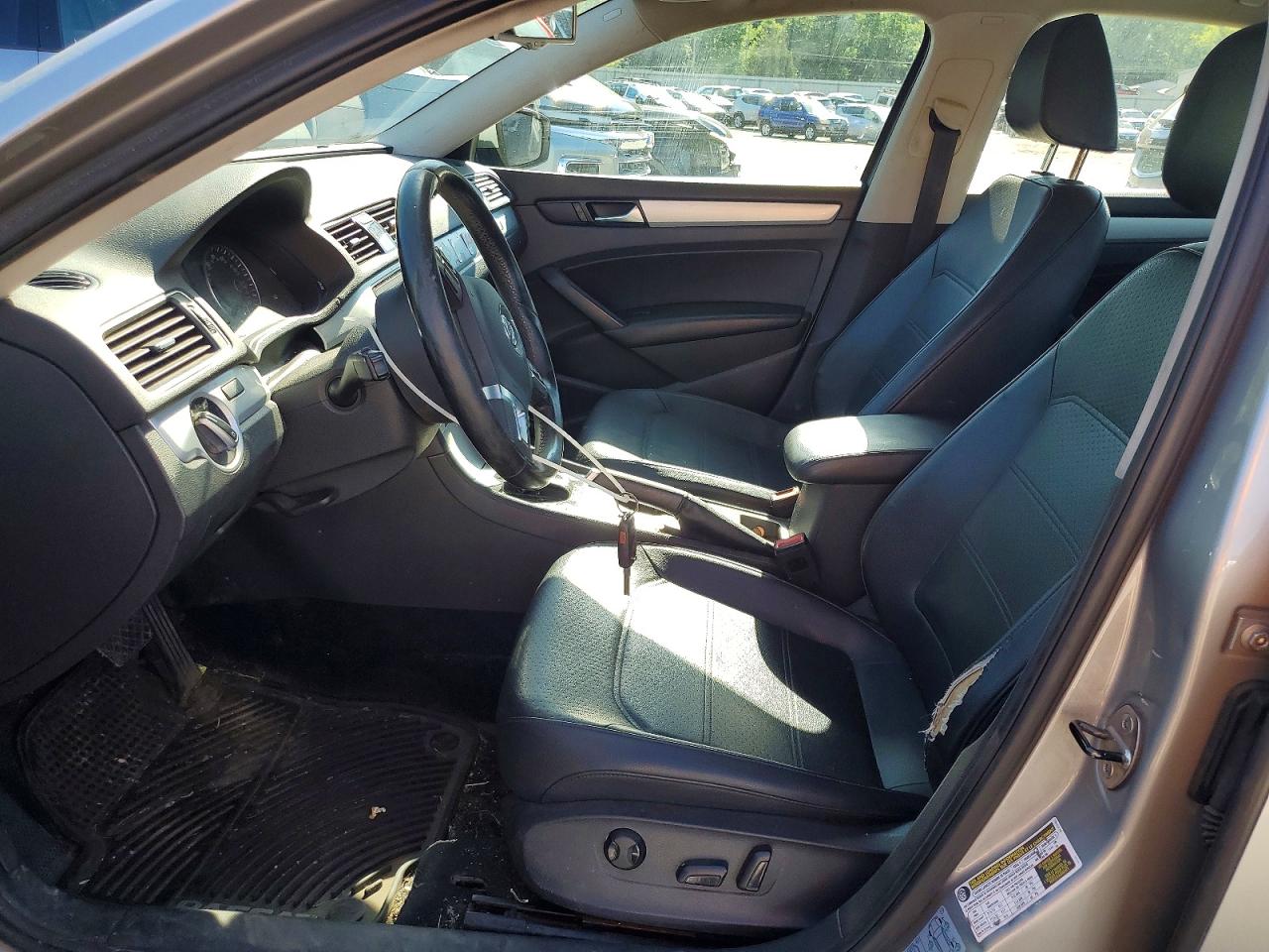 2013 Volkswagen Passat Se Silver vin: 1VWBP7A31DC133003