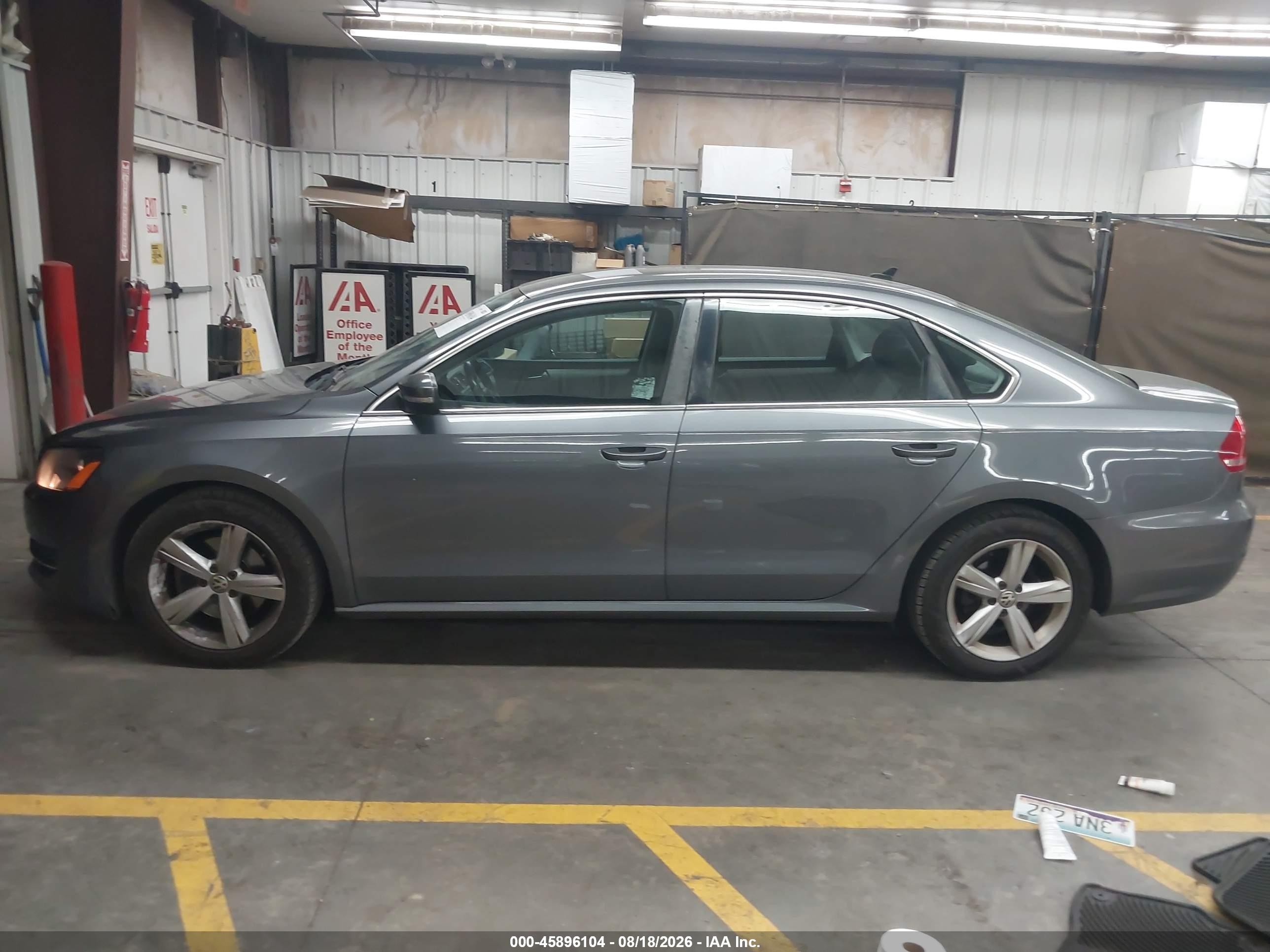 2013 Volkswagen Passat 2.5l Se Gray vin: 1VWBP7A31DC137343