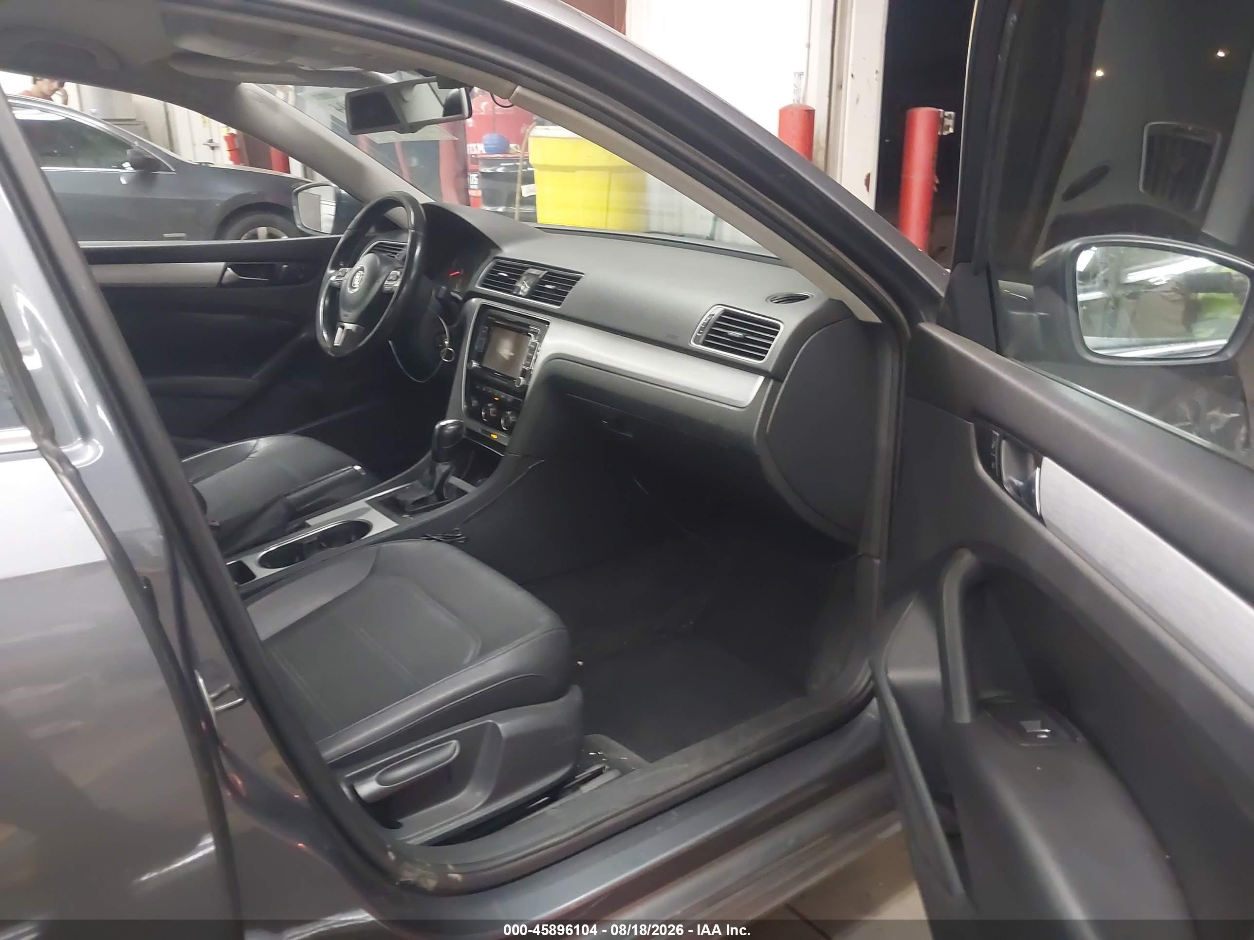 2013 Volkswagen Passat 2.5l Se Gray vin: 1VWBP7A31DC137343