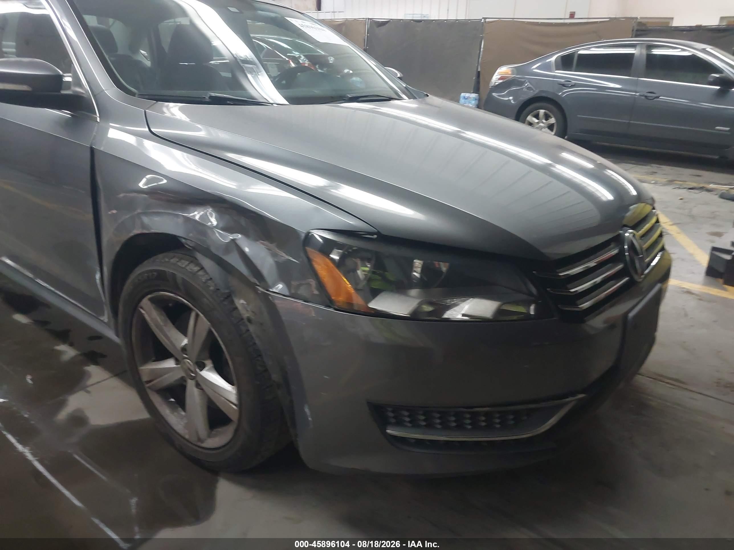 2013 Volkswagen Passat 2.5l Se Gray vin: 1VWBP7A31DC137343