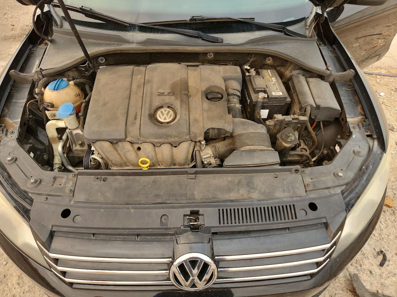 2014 Volkswagen Passat Se Black vin: 1VWBP7A31EC013428