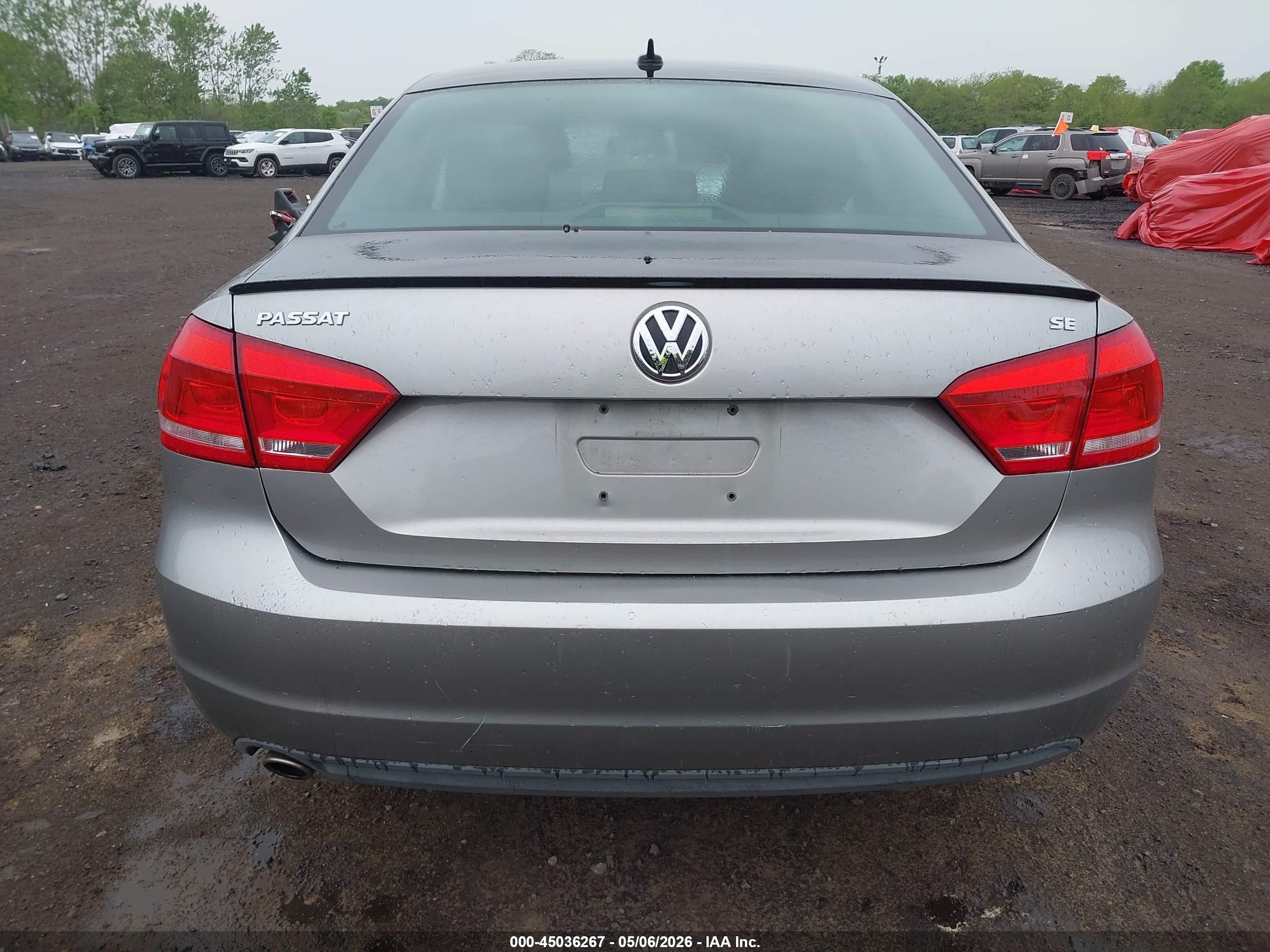 2012 Volkswagen Passat 2.5l Se Silver vin: 1VWBP7A32CC044717