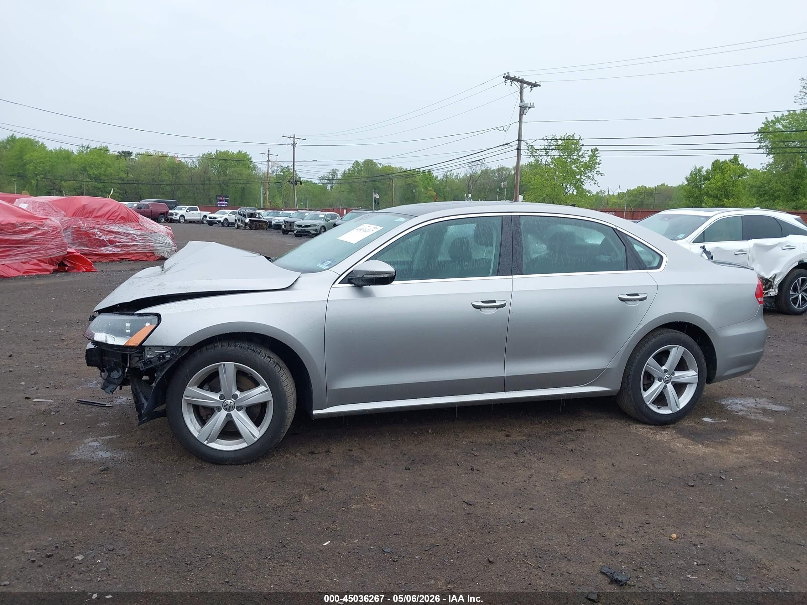 2012 Volkswagen Passat 2.5l Se Silver vin: 1VWBP7A32CC044717