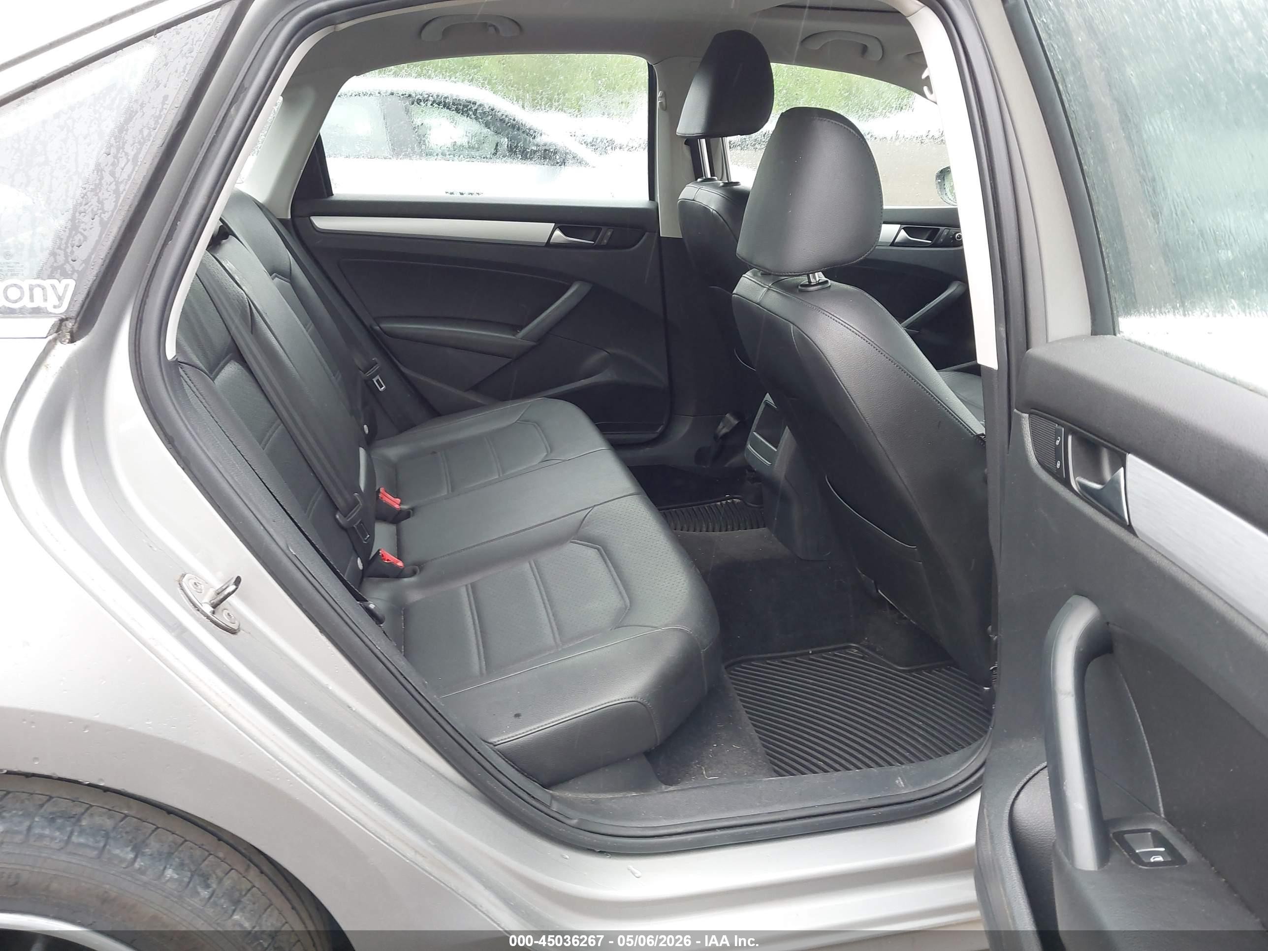 2012 Volkswagen Passat 2.5l Se Silver vin: 1VWBP7A32CC044717