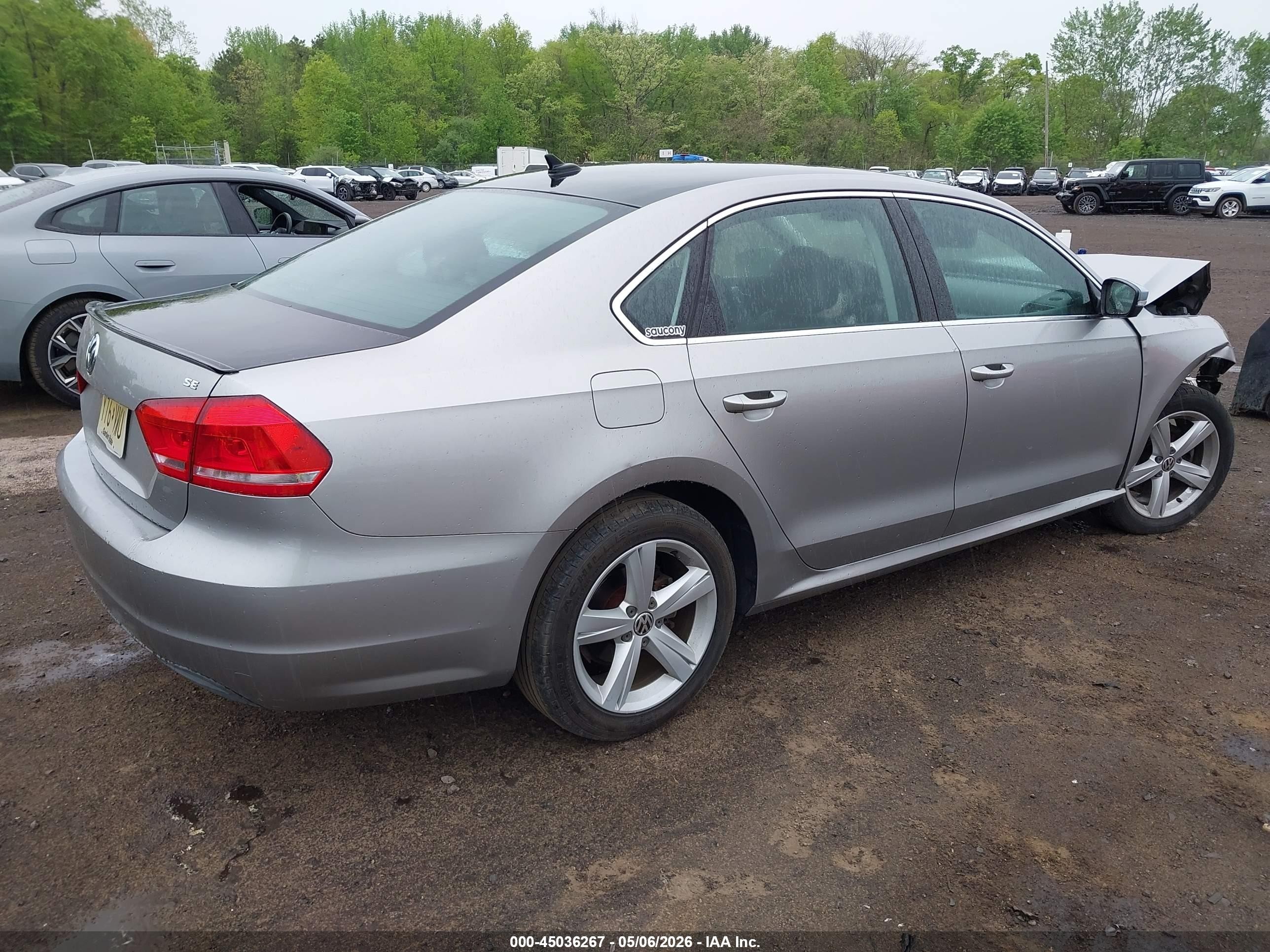 2012 Volkswagen Passat 2.5l Se Silver vin: 1VWBP7A32CC044717