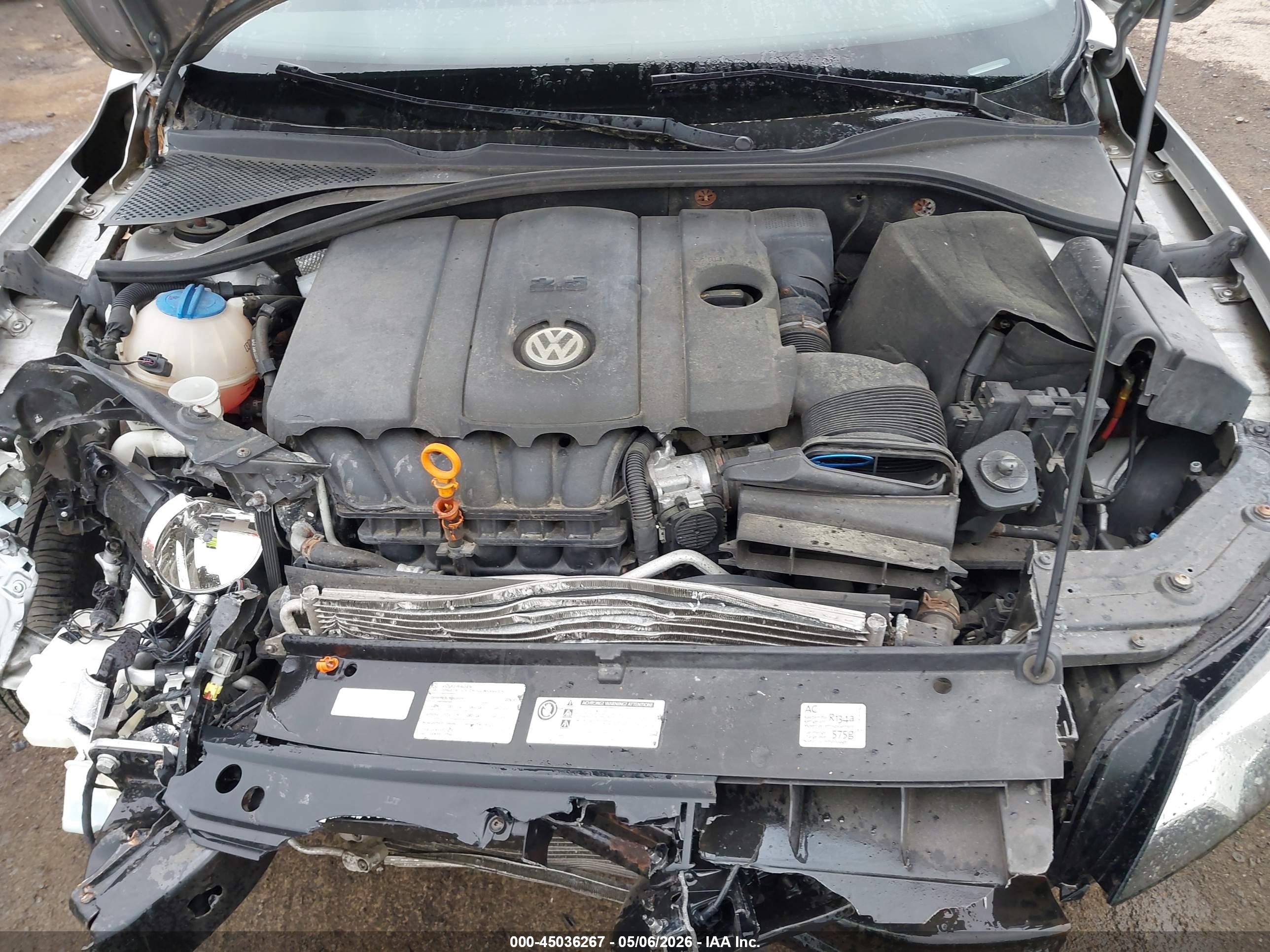 2012 Volkswagen Passat 2.5l Se Silver vin: 1VWBP7A32CC044717