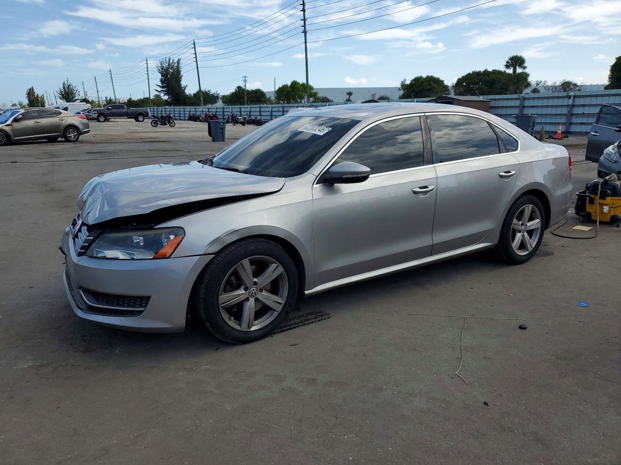 2012 Volkswagen Passat Se Silver vin: 1VWBP7A32CC054468