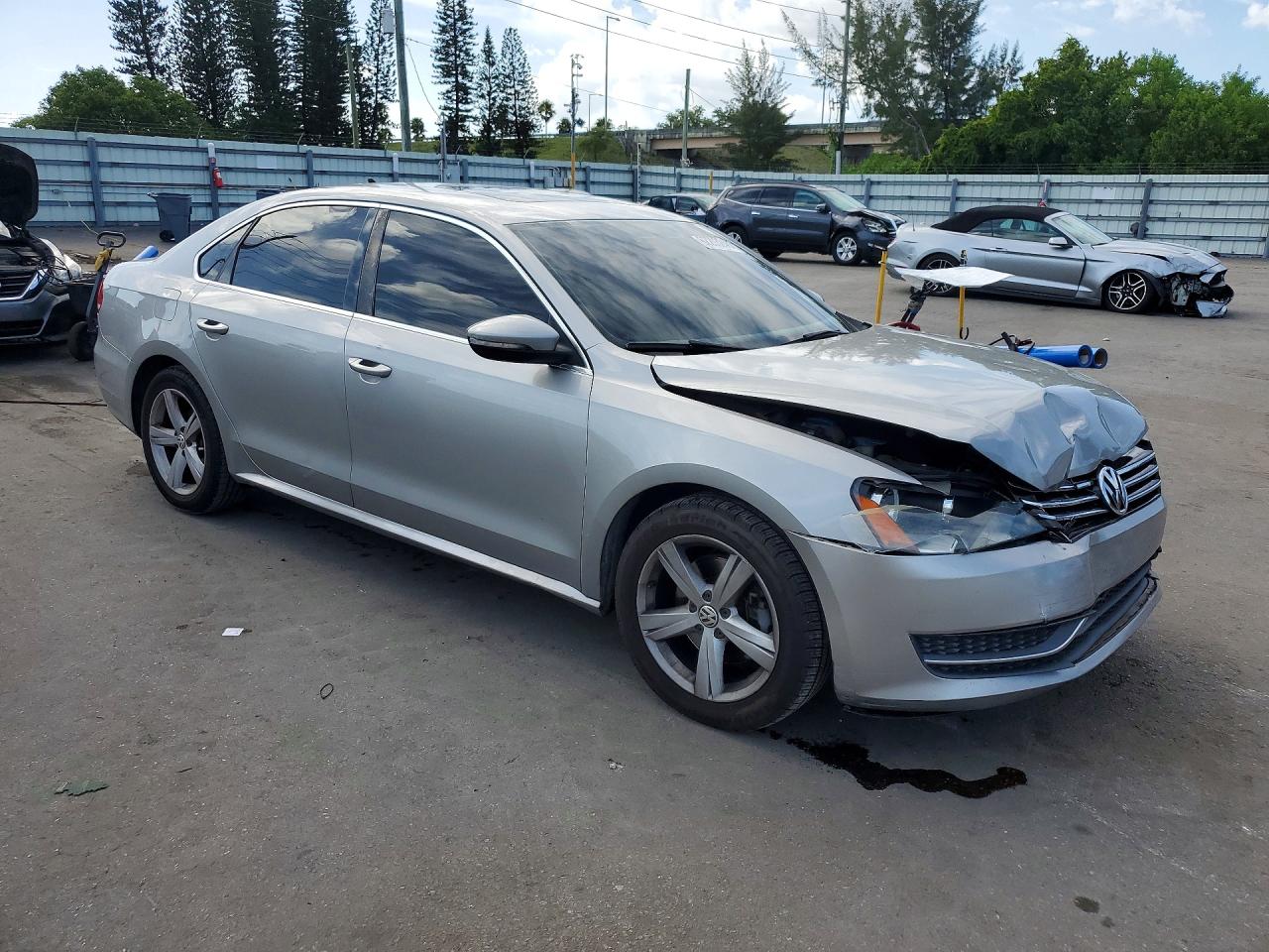2012 Volkswagen Passat Se Silver vin: 1VWBP7A32CC054468