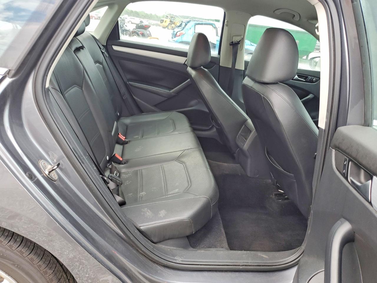 2012 Volkswagen Passat Se Silver vin: 1VWBP7A32CC062117