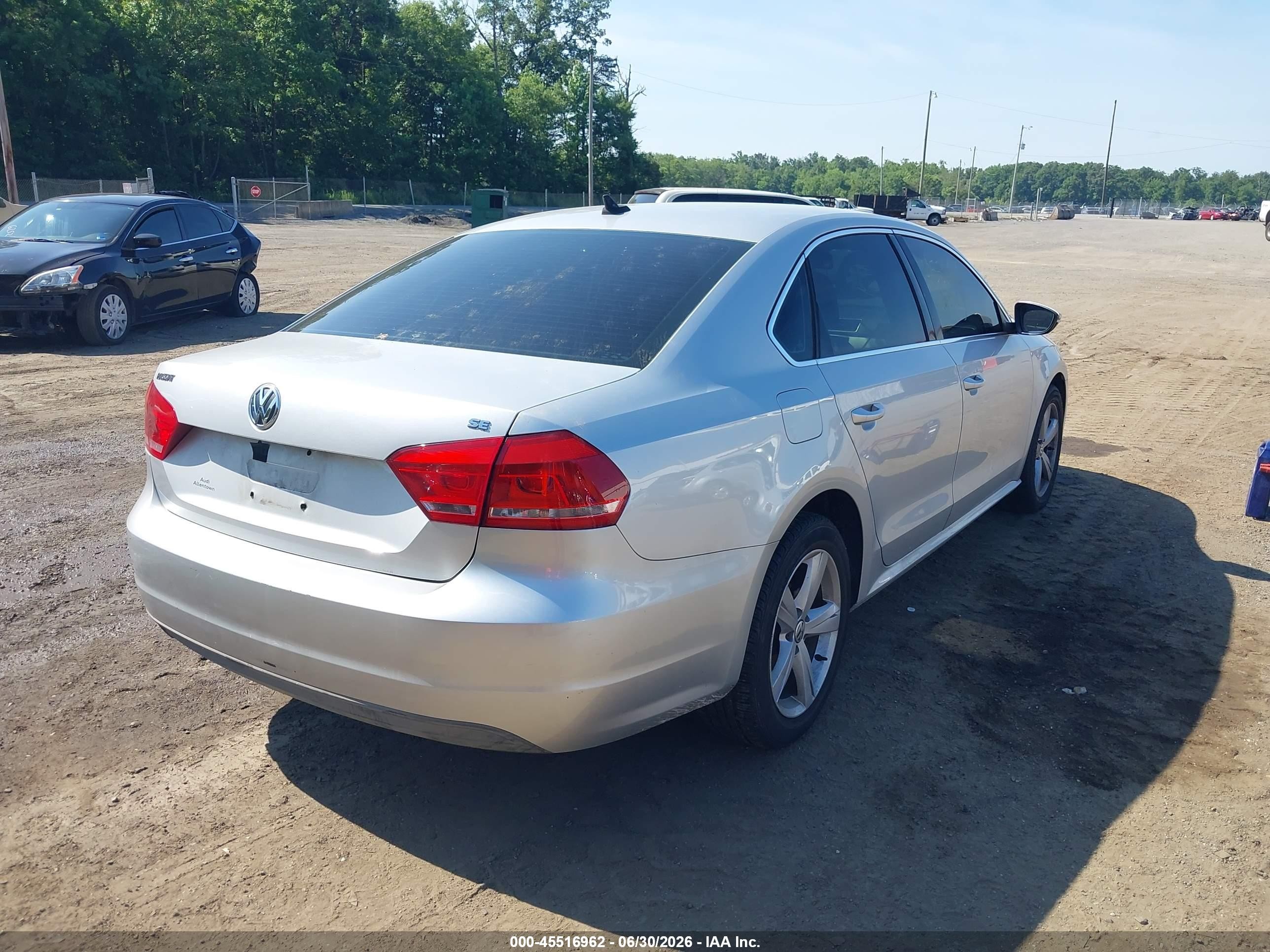 2012 Volkswagen Passat 2.5l Se Серебряный vin: 1VWBP7A32CC074400