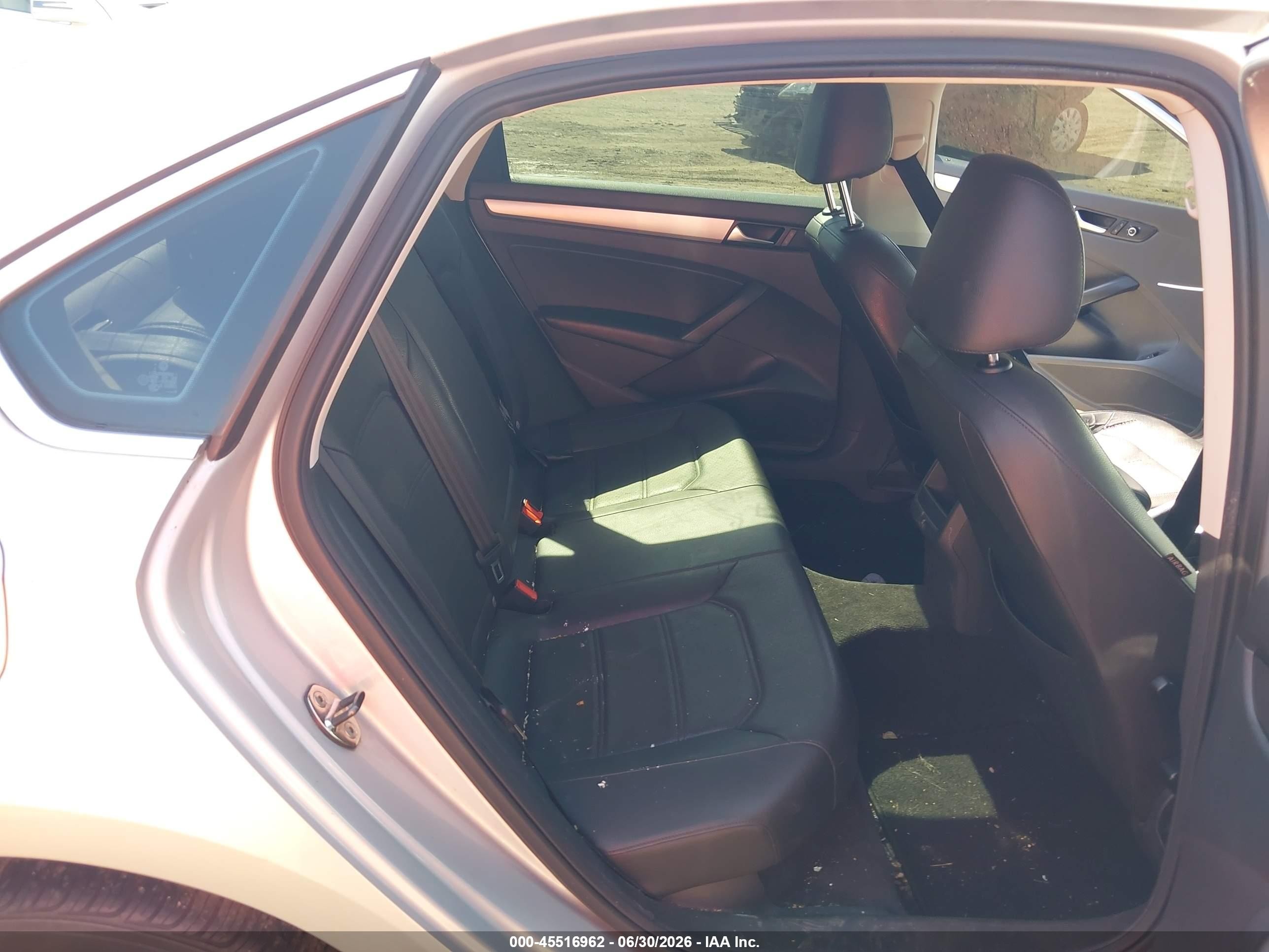 2012 Volkswagen Passat 2.5l Se Серебряный vin: 1VWBP7A32CC074400