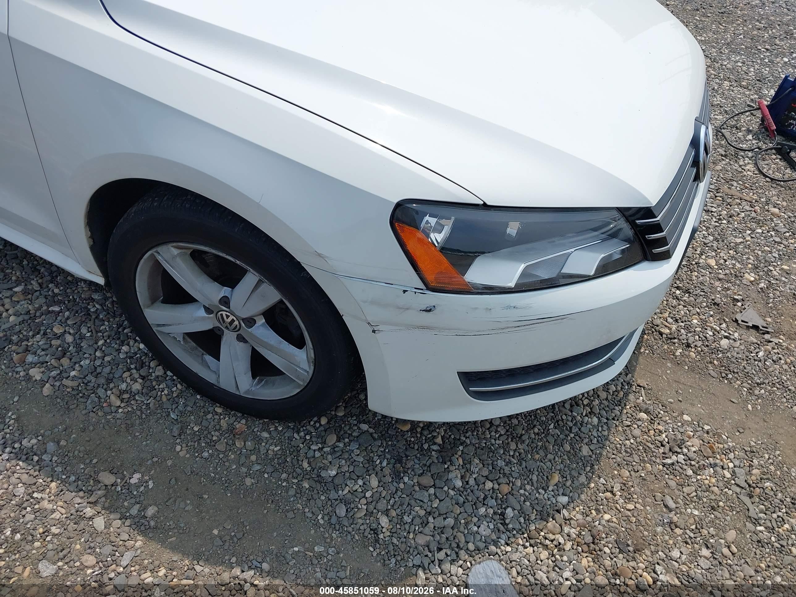 2012 Volkswagen Passat 2.5l Se White vin: 1VWBP7A32CC078219