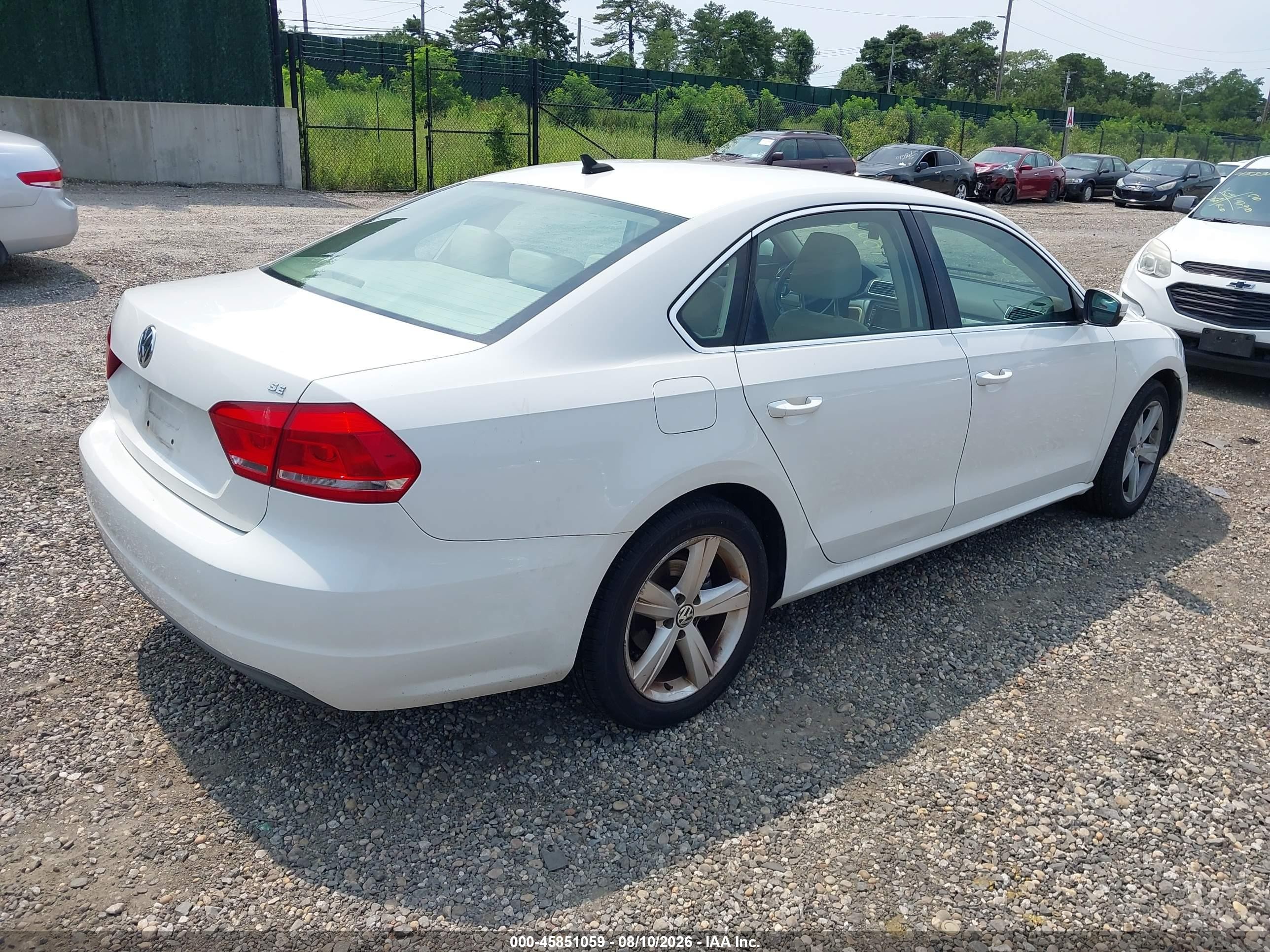 2012 Volkswagen Passat 2.5l Se White vin: 1VWBP7A32CC078219