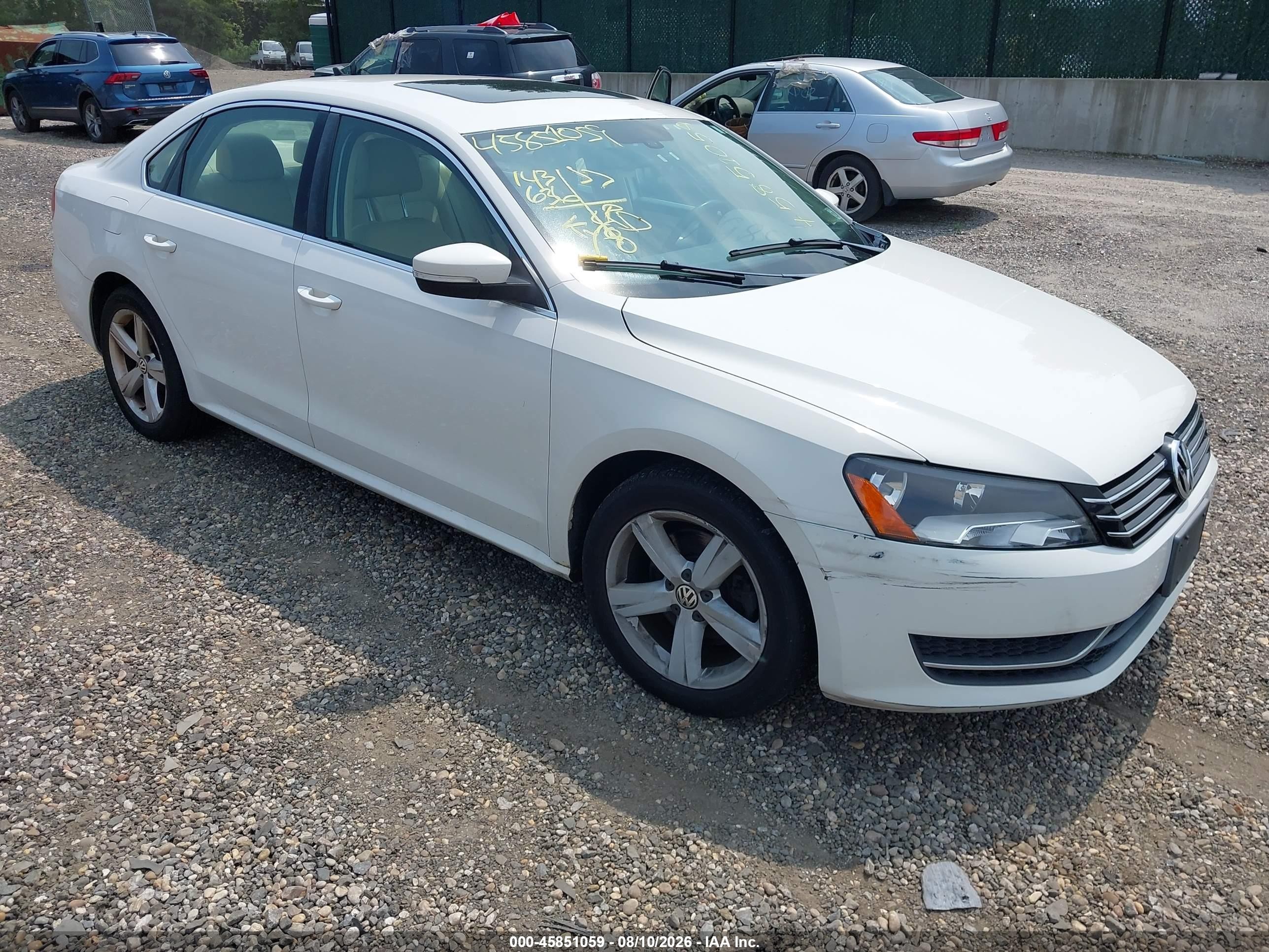 2012 Volkswagen Passat 2.5l Se White vin: 1VWBP7A32CC078219