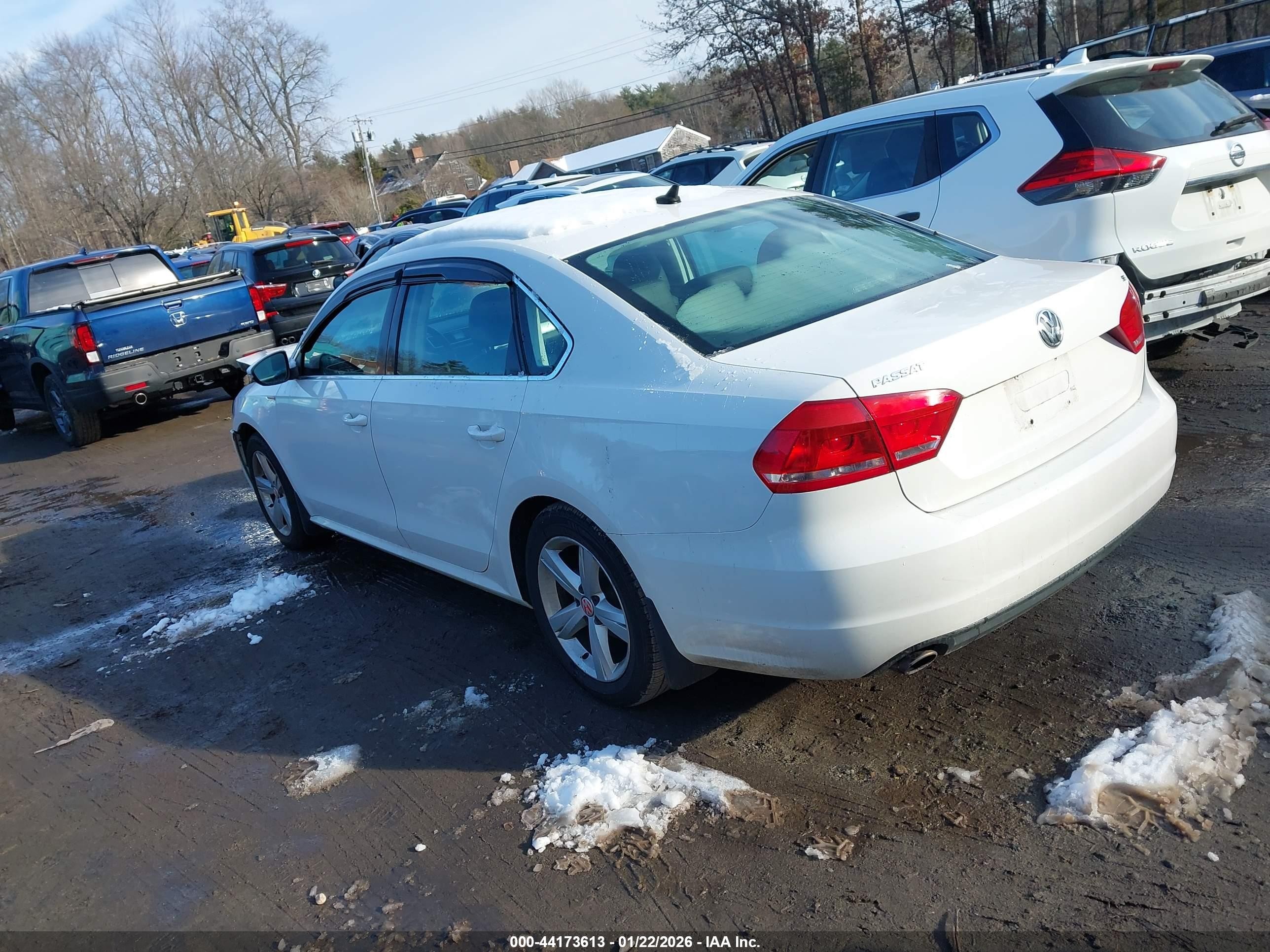 2012 Volkswagen Passat 2.5l Se White vin: 1VWBP7A32CC080634