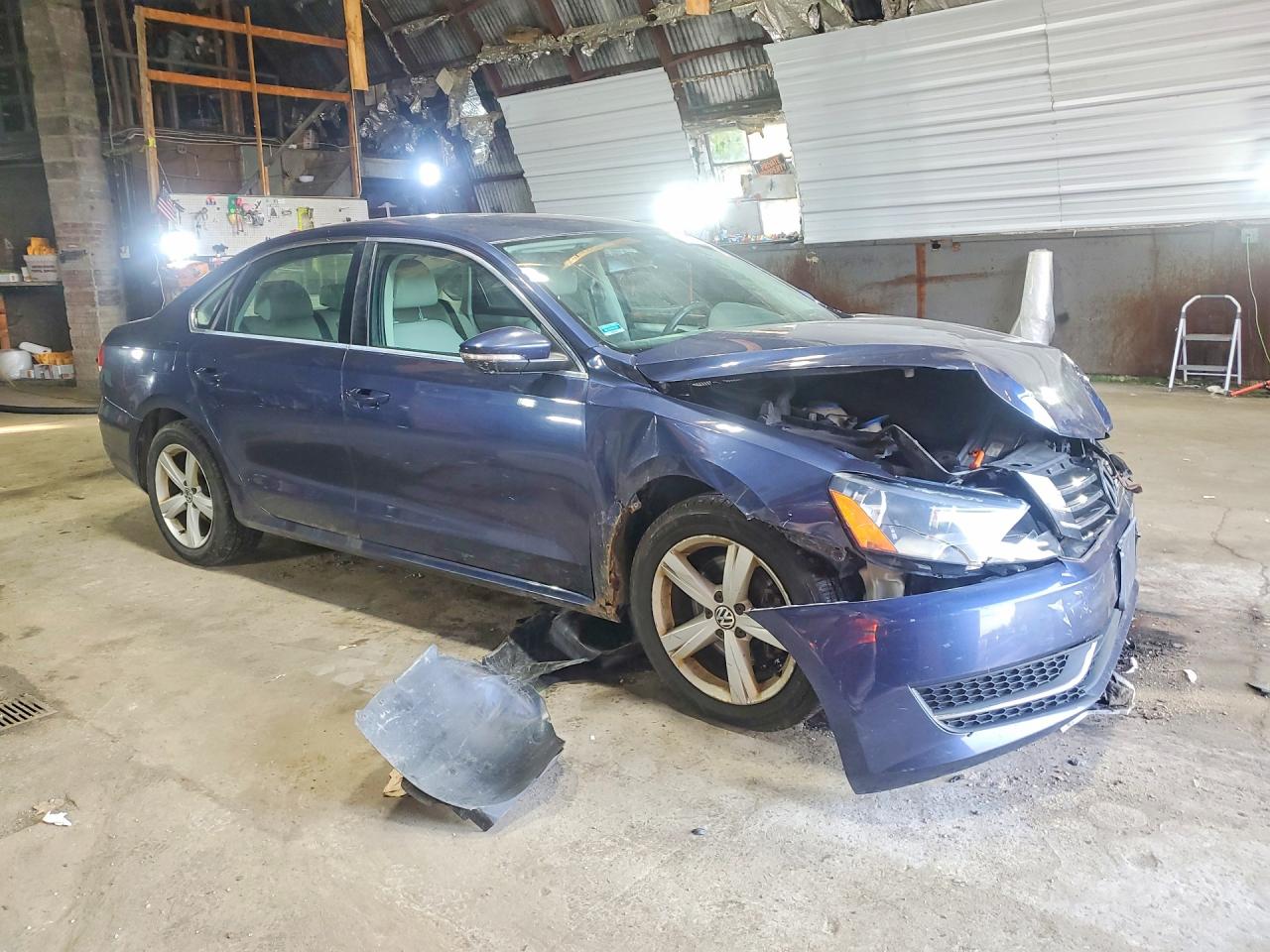 2012 Volkswagen Passat Se Blue vin: 1VWBP7A32CC088572