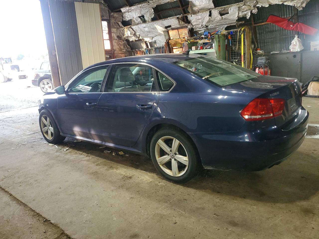 2012 Volkswagen Passat Se Blue vin: 1VWBP7A32CC088572