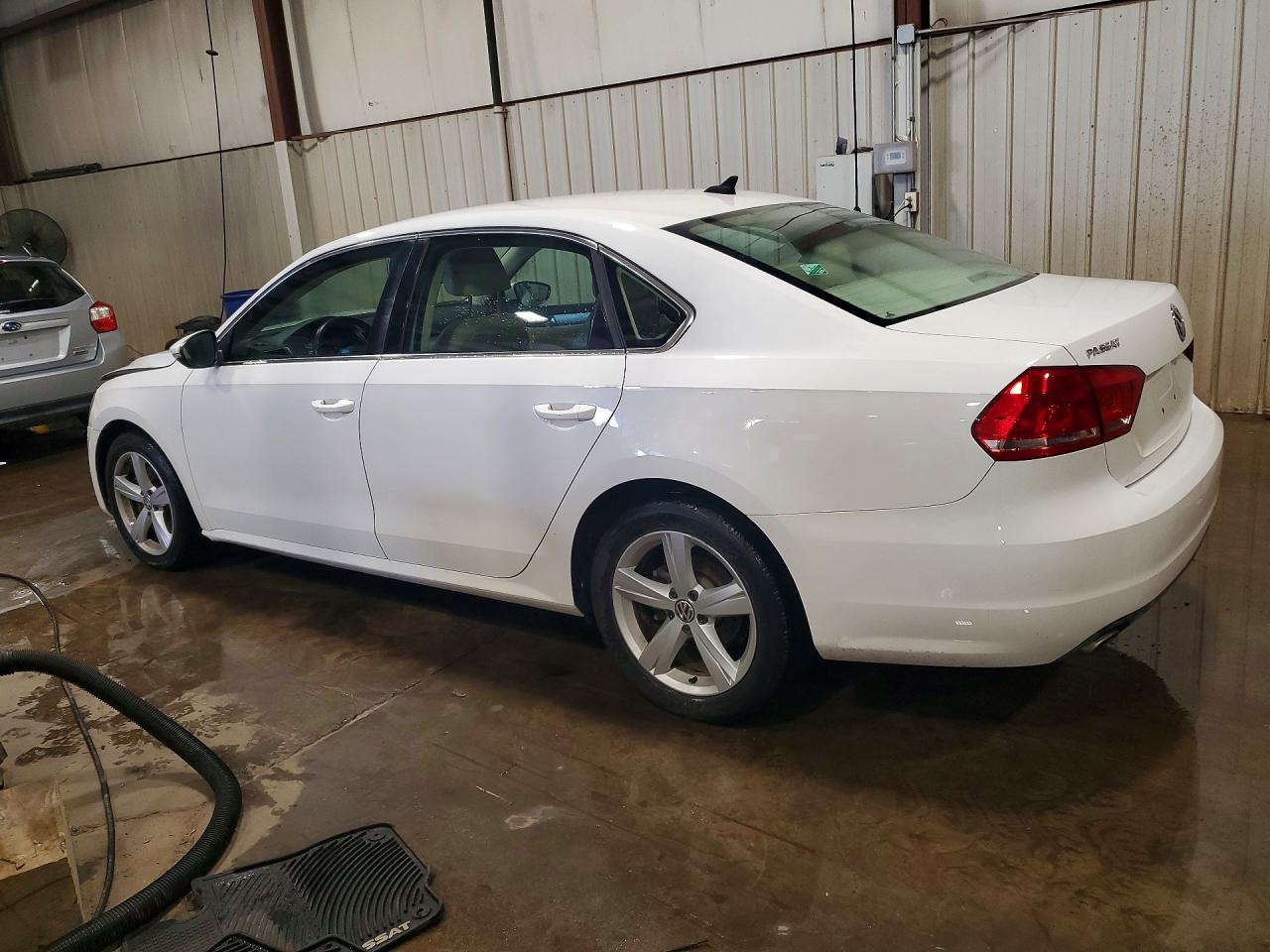 2012 Volkswagen Passat Se White vin: 1VWBP7A32CC095215