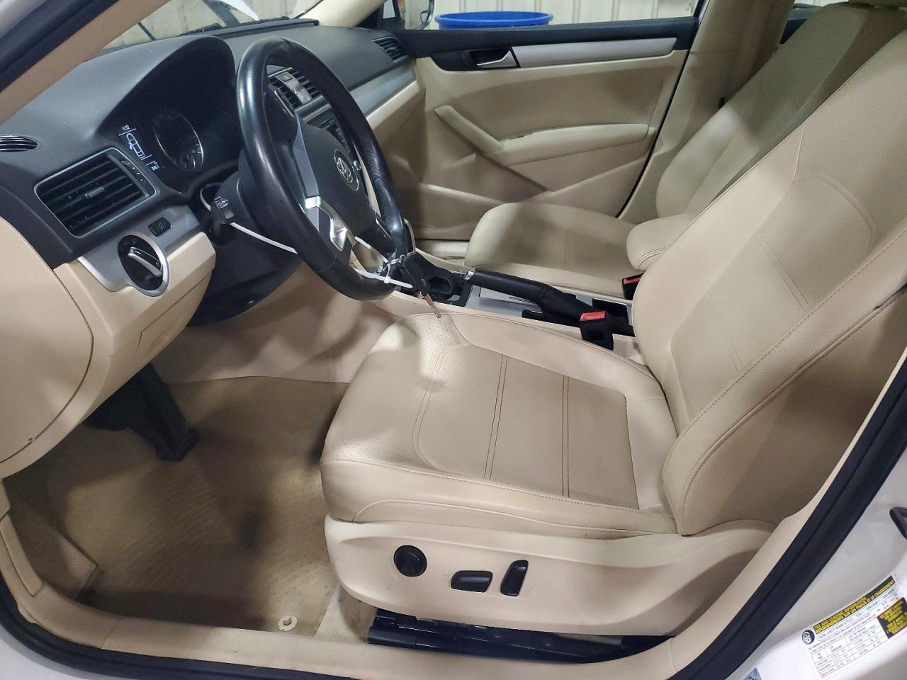 2012 Volkswagen Passat Se White vin: 1VWBP7A32CC095215