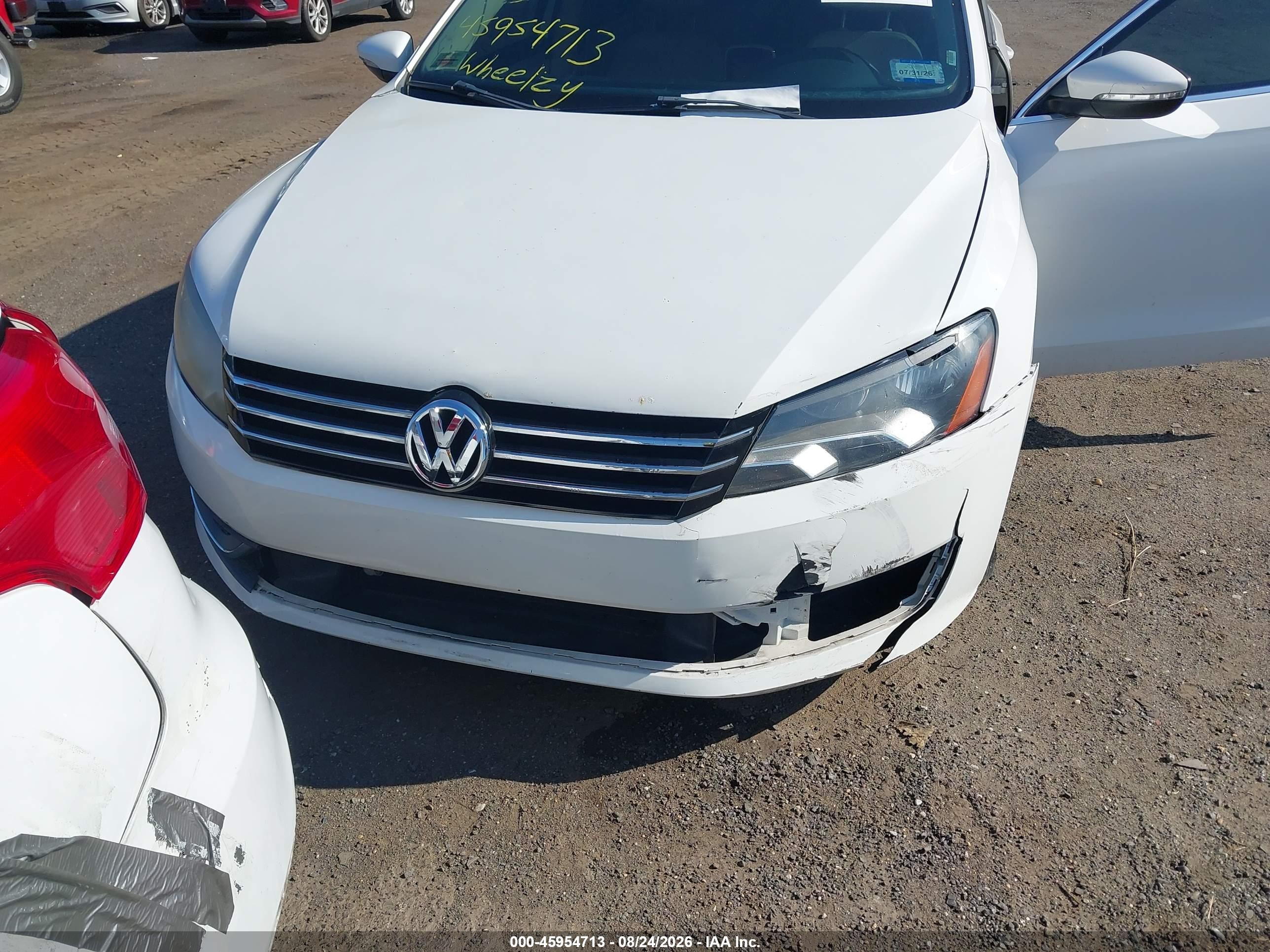 2012 Volkswagen Passat 2.5l Se White vin: 1VWBP7A32CC096719