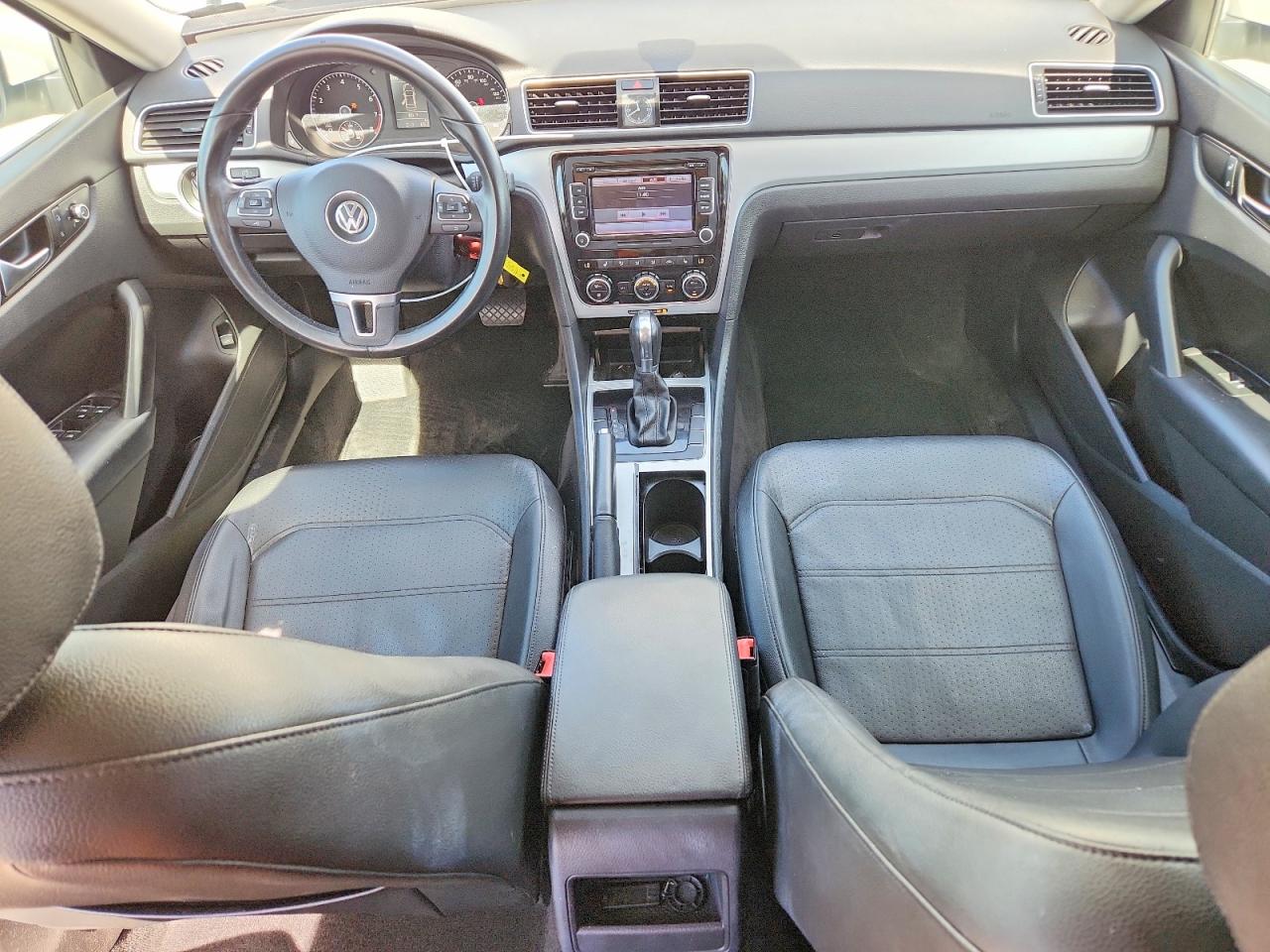 2012 Volkswagen Passat Se White vin: 1VWBP7A32CC097322