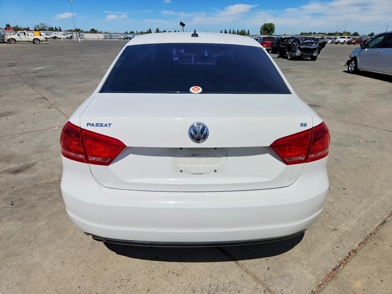 2012 Volkswagen Passat Se White vin: 1VWBP7A32CC097322