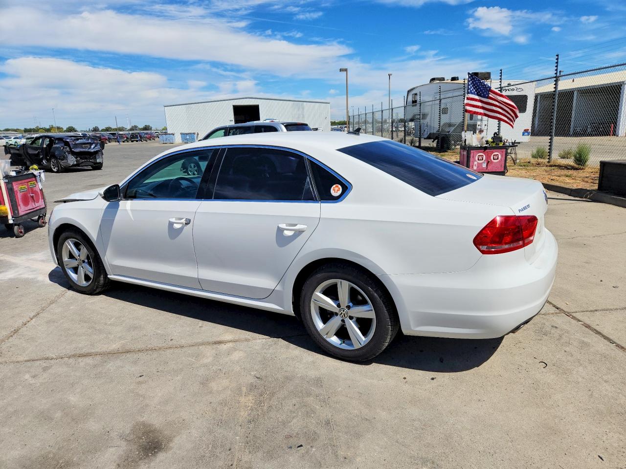 2012 Volkswagen Passat Se White vin: 1VWBP7A32CC097322