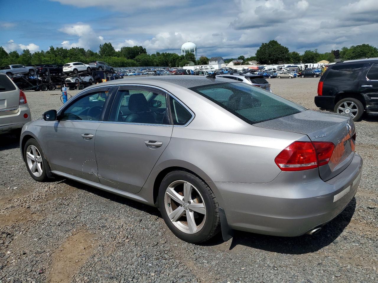2012 Volkswagen Passat Se Серый vin: 1VWBP7A32CC104916