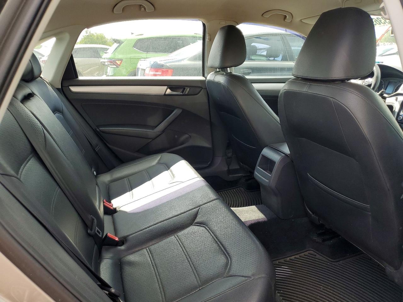 2012 Volkswagen Passat Se Серый vin: 1VWBP7A32CC104916
