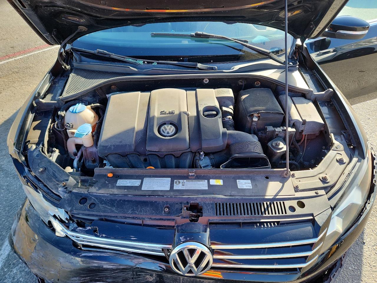 2013 Volkswagen Passat Se Black vin: 1VWBP7A32DC011556