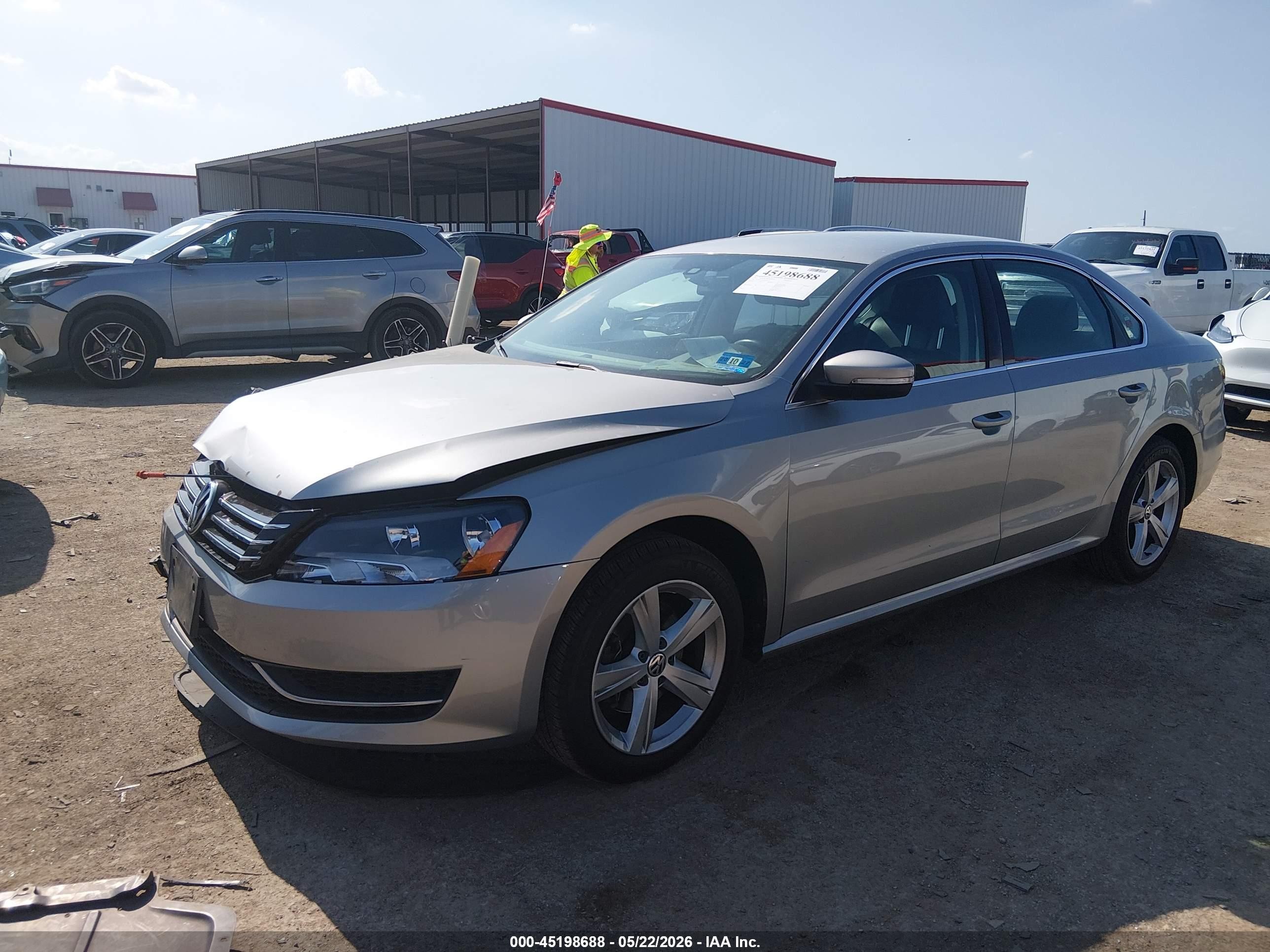 2013 Volkswagen Passat 2.5l Se Серебряный vin: 1VWBP7A32DC021102