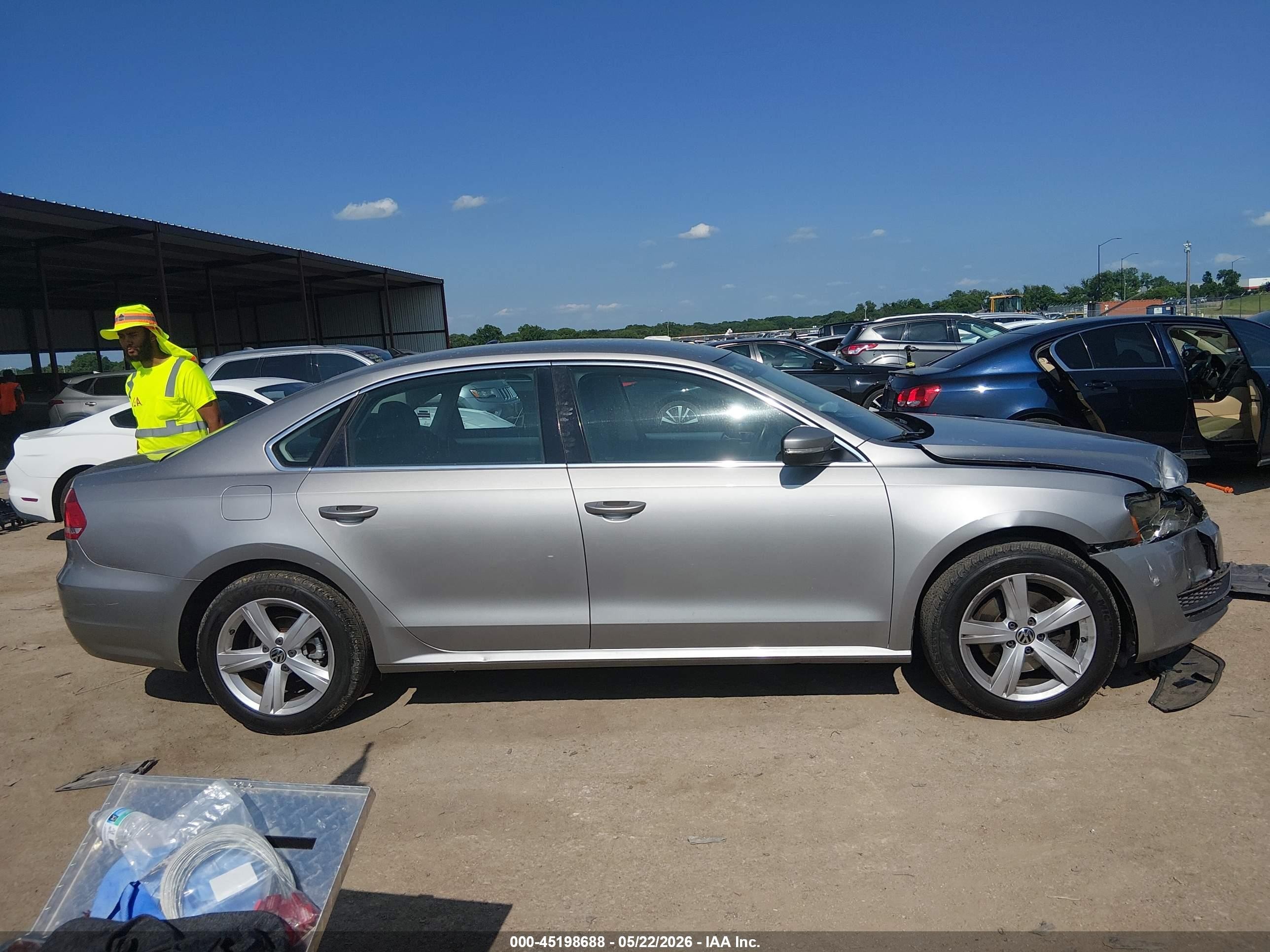 2013 Volkswagen Passat 2.5l Se Серебряный vin: 1VWBP7A32DC021102