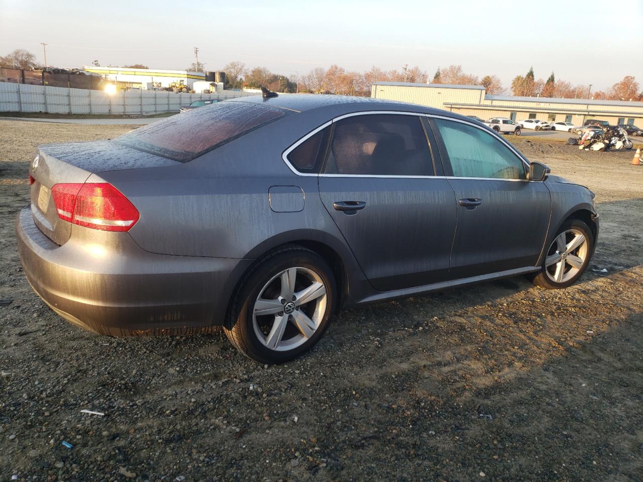2013 Volkswagen Passat Se Gray vin: 1VWBP7A32DC040099