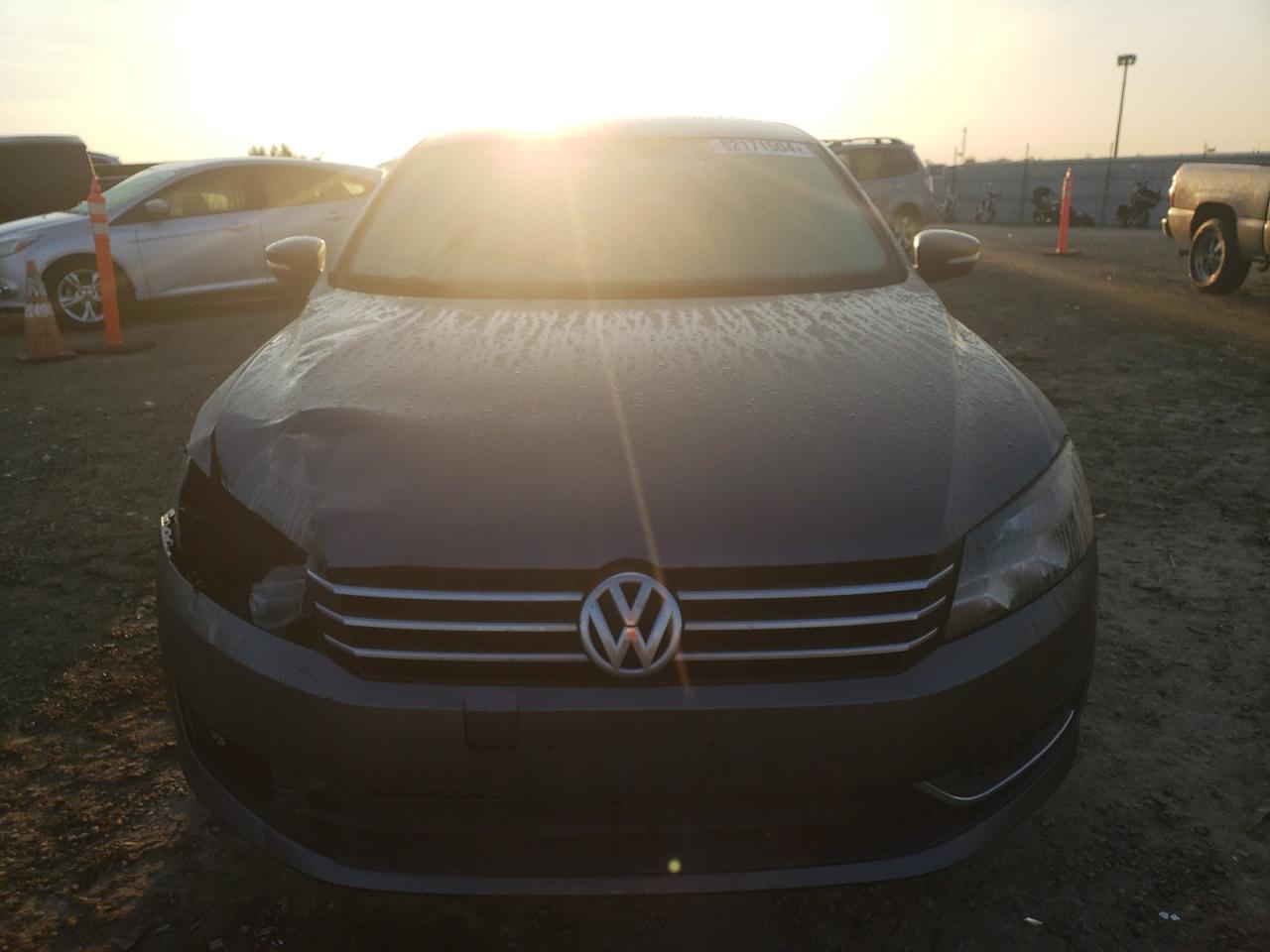 2013 Volkswagen Passat Se Gray vin: 1VWBP7A32DC040099