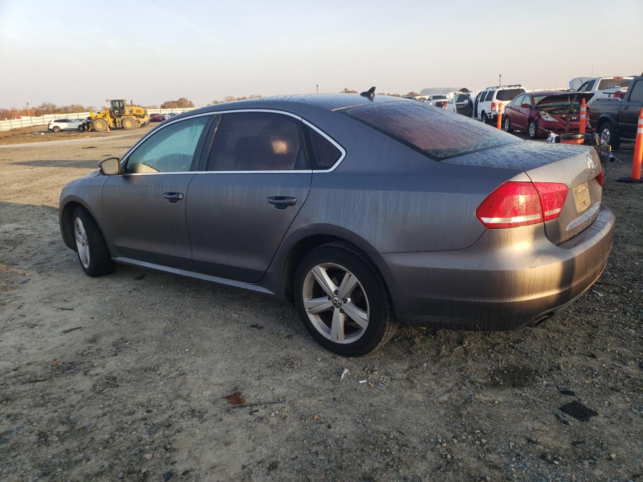 2013 Volkswagen Passat Se Gray vin: 1VWBP7A32DC040099