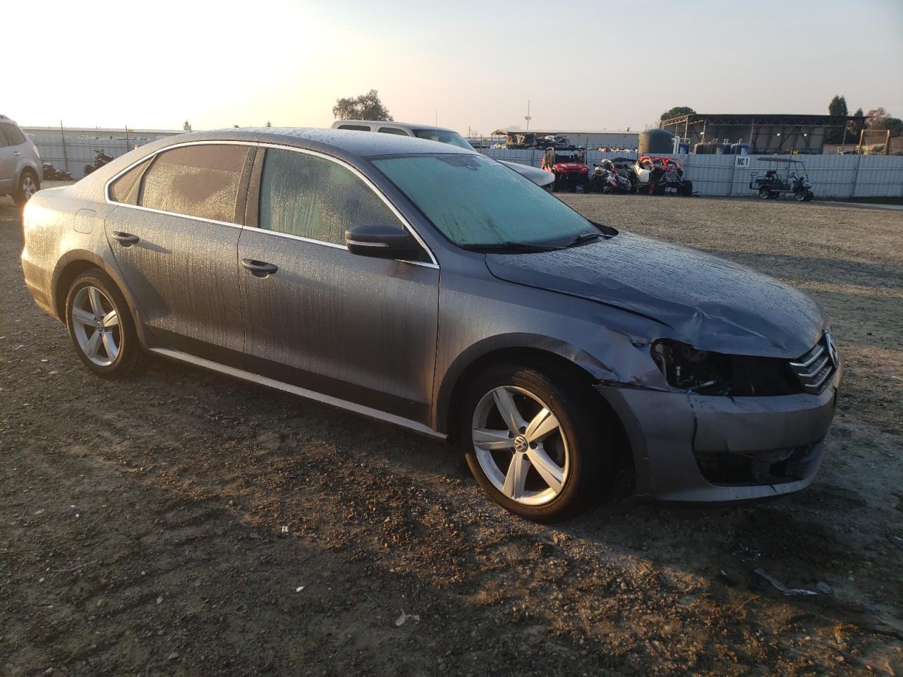 2013 Volkswagen Passat Se Gray vin: 1VWBP7A32DC040099