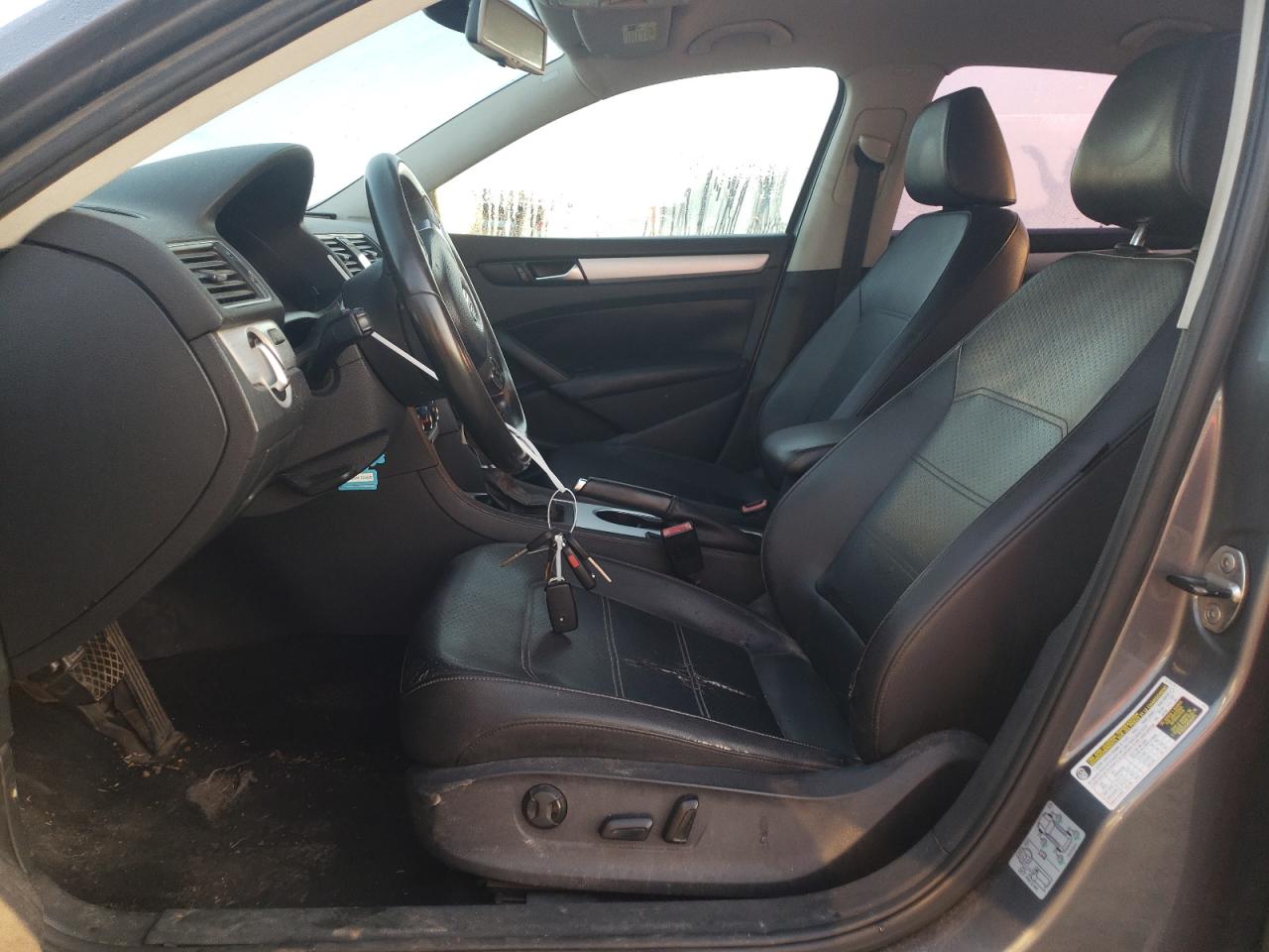 2013 Volkswagen Passat Se Gray vin: 1VWBP7A32DC040099