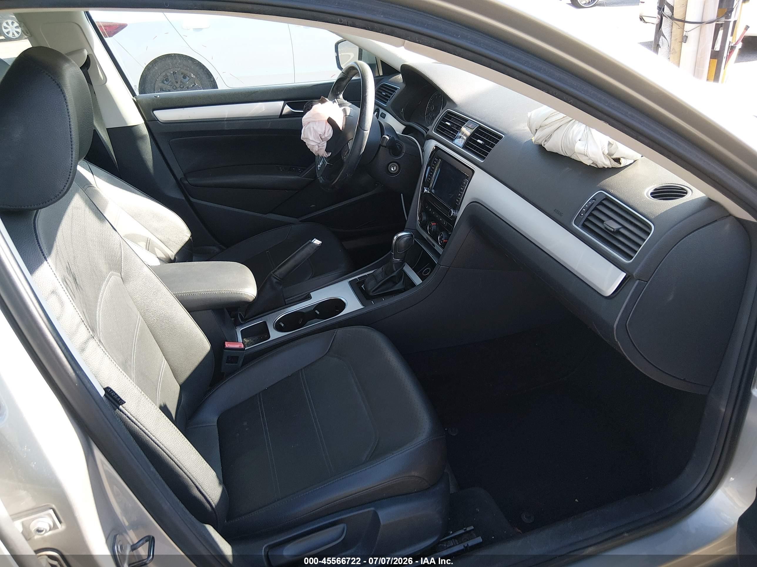 2013 Volkswagen Passat 2.5l Se Silver vin: 1VWBP7A32DC061406