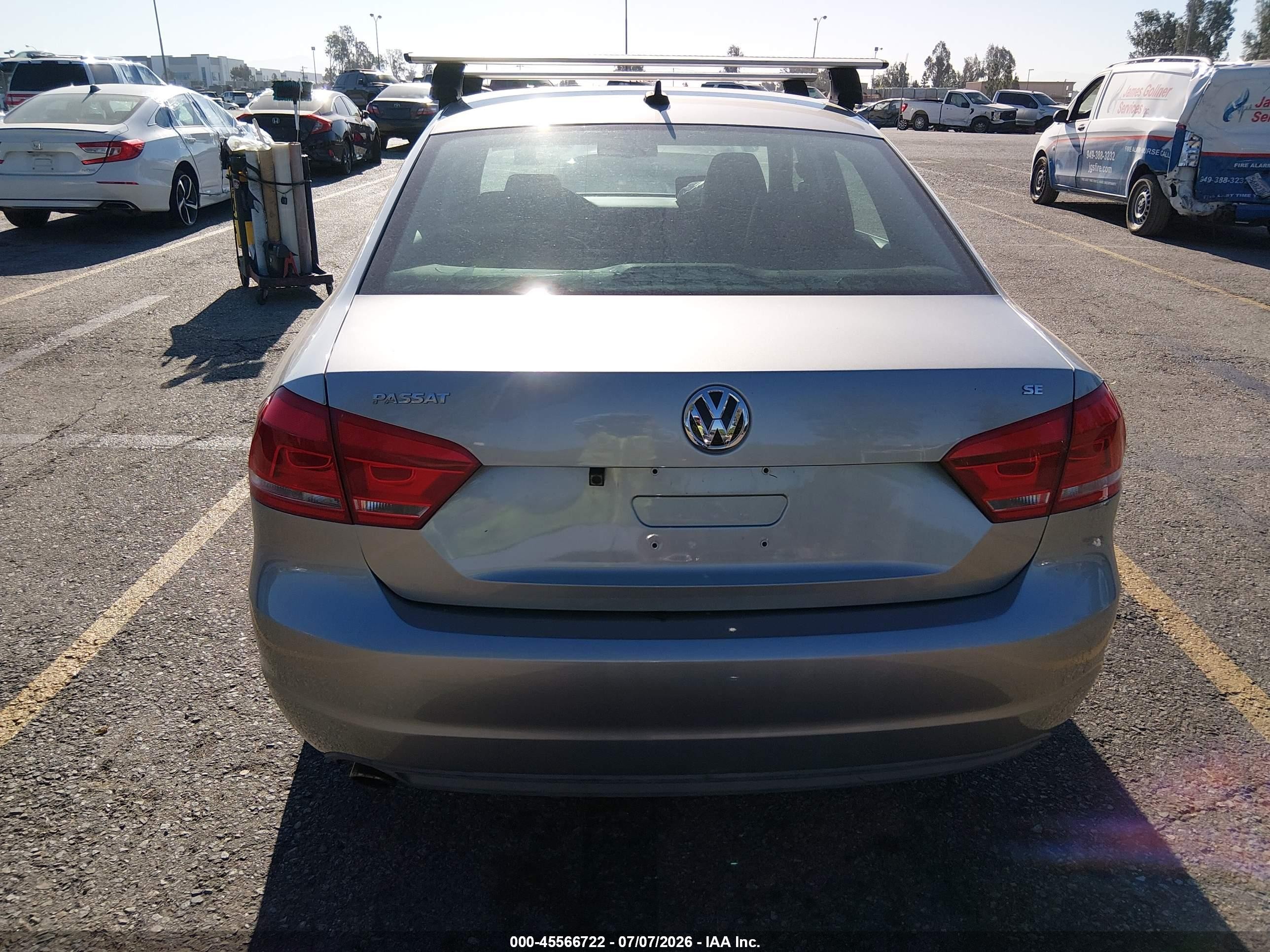 2013 Volkswagen Passat 2.5l Se Silver vin: 1VWBP7A32DC061406