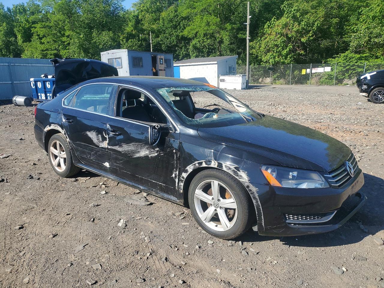 2013 Volkswagen Passat Se Black vin: 1VWBP7A32DC093417