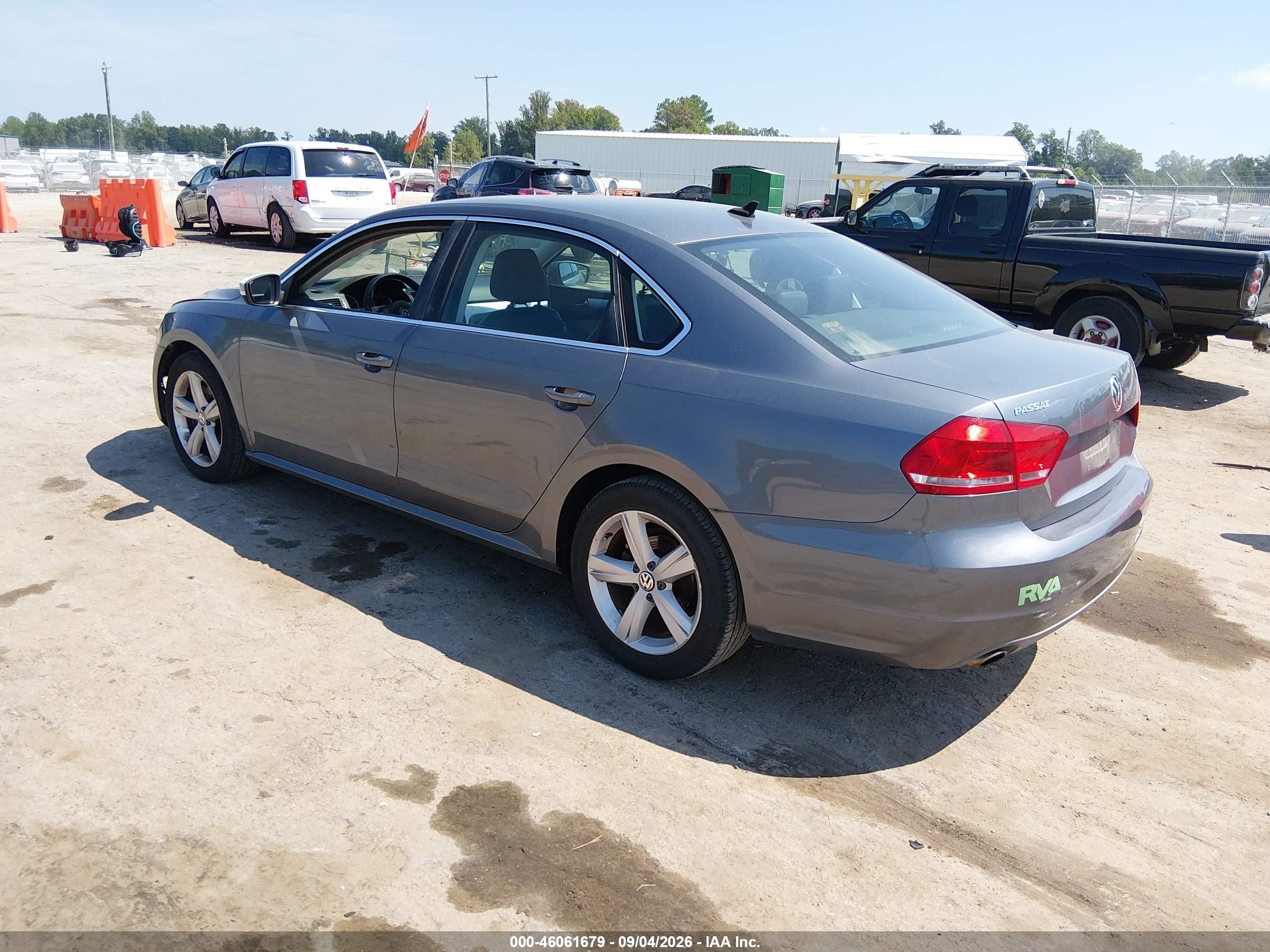 2013 Volkswagen Passat 2.5l Se Серый vin: 1VWBP7A32DC097161