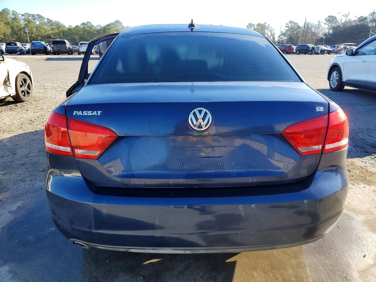 2013 Volkswagen Passat Se Blue vin: 1VWBP7A32DC123550