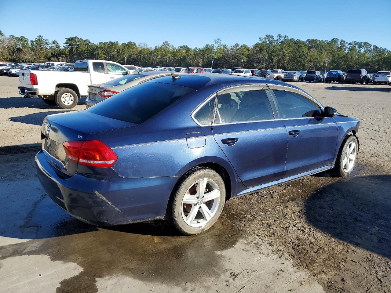 2013 Volkswagen Passat Se Blue vin: 1VWBP7A32DC123550