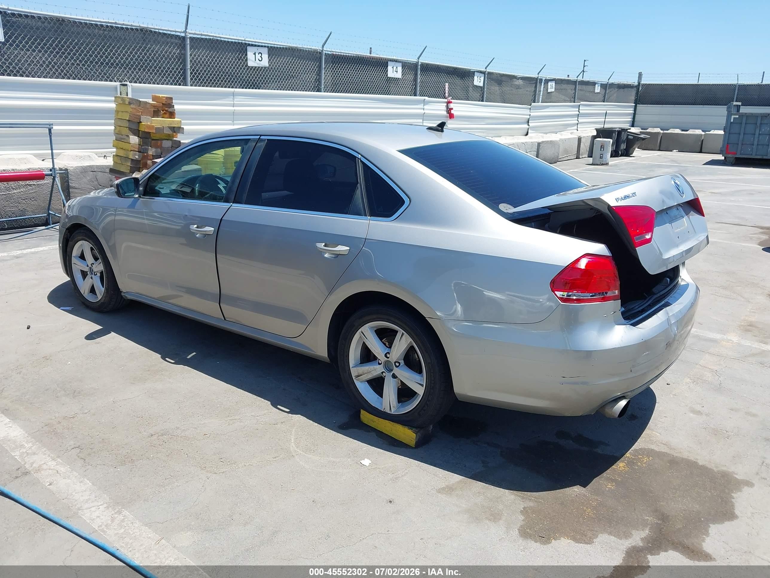 2013 Volkswagen Passat 2.5l Se Silver vin: 1VWBP7A32DC128246