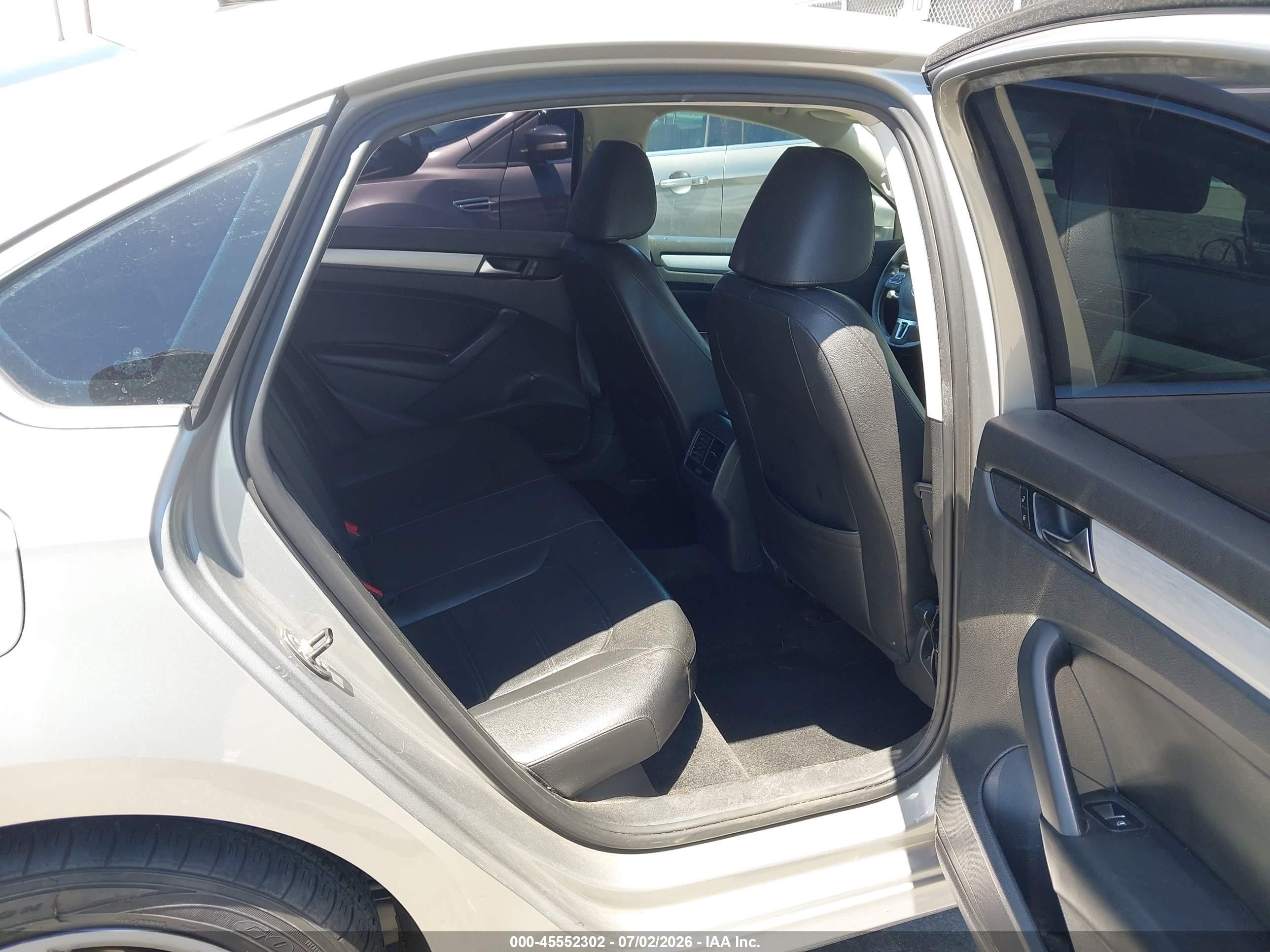 2013 Volkswagen Passat 2.5l Se Silver vin: 1VWBP7A32DC128246