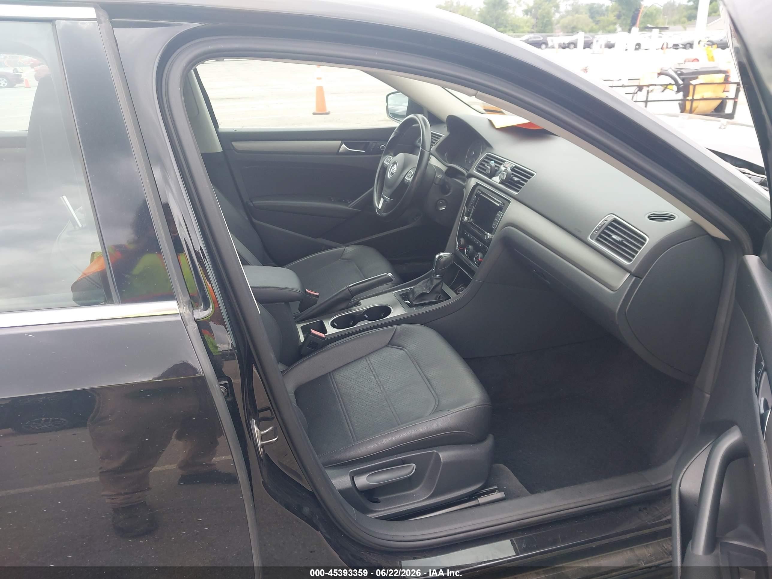 2014 Volkswagen Passat 2.5l Se Черный vin: 1VWBP7A32EC005838