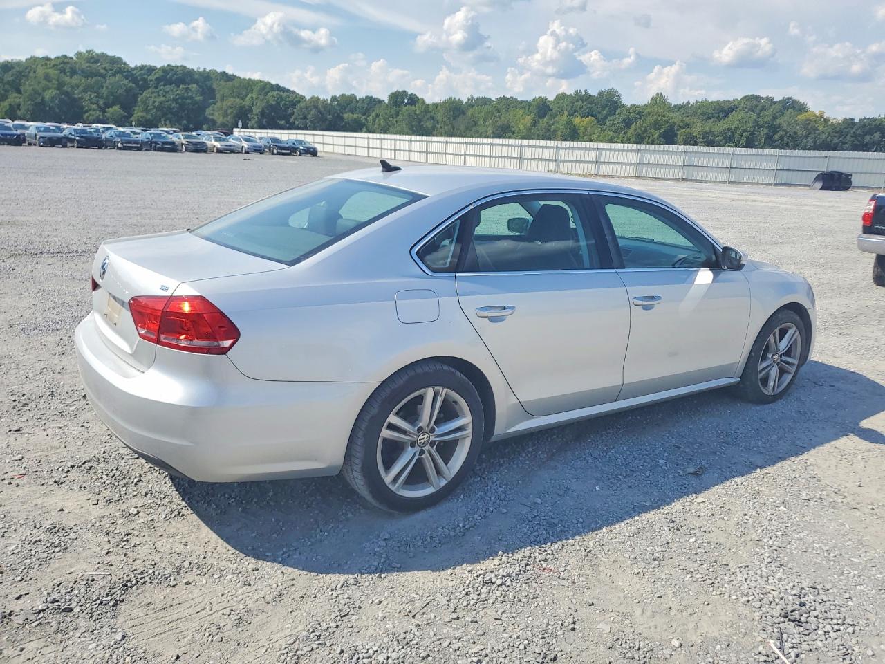 2014 Volkswagen Passat Se Silver vin: 1VWBP7A32EC015057
