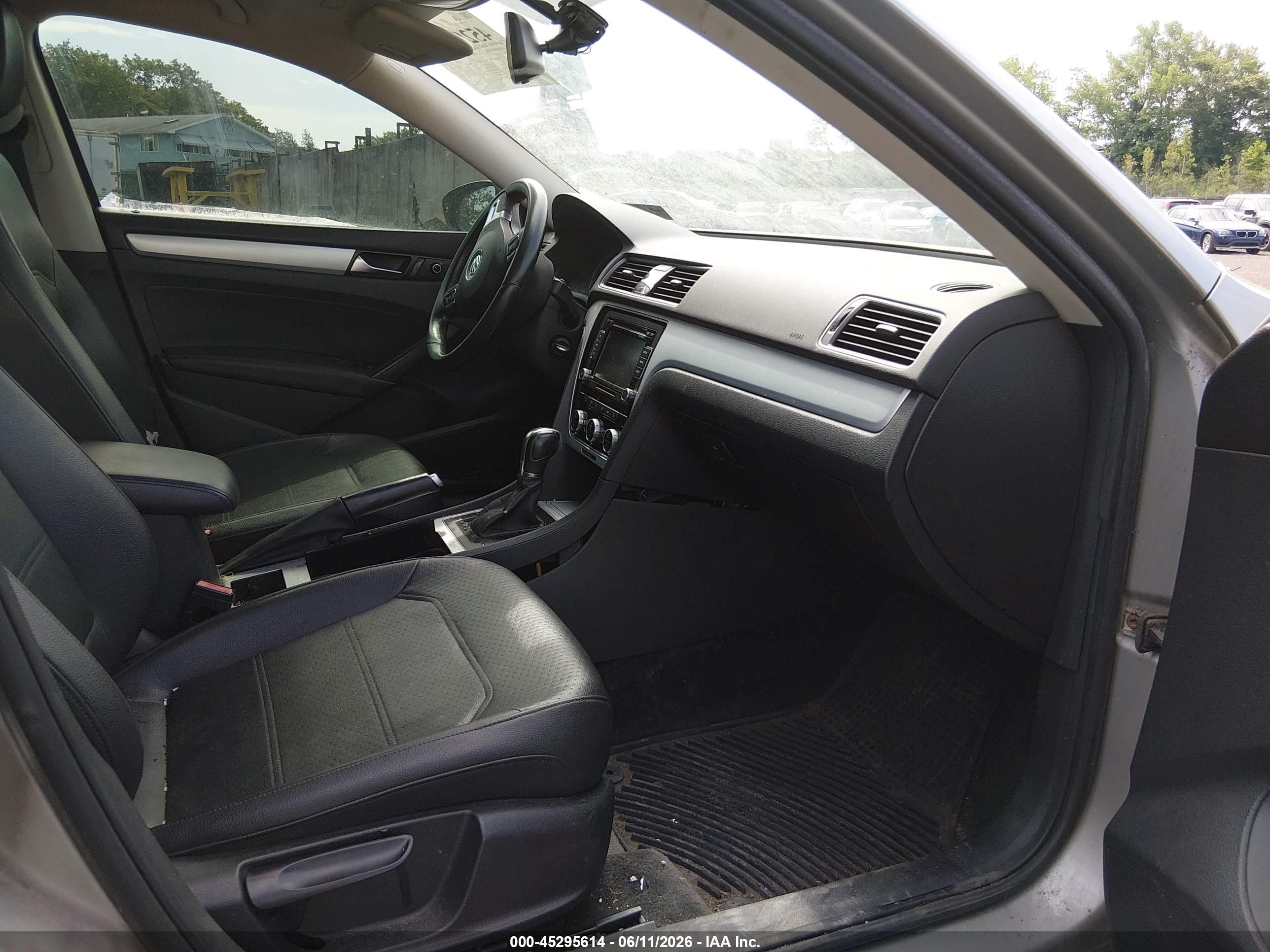 2012 Volkswagen Passat 2.5l Se Серебряный vin: 1VWBP7A33CC003237